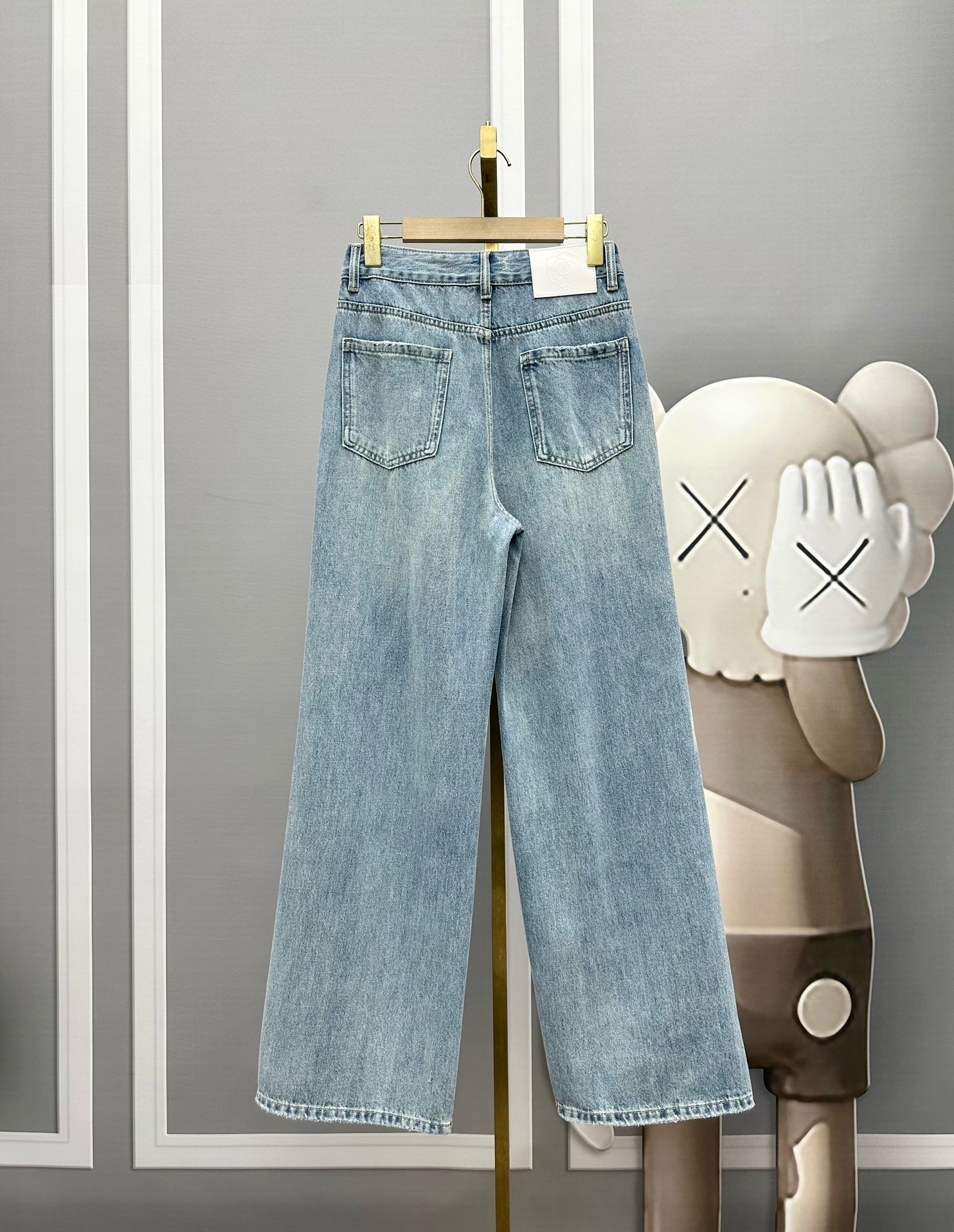 Chane-l2024早春新款印花牛仔裤重磅推荐这款可以说是精挑细选甚至是万里挑一出来的款色彩设计感上都
