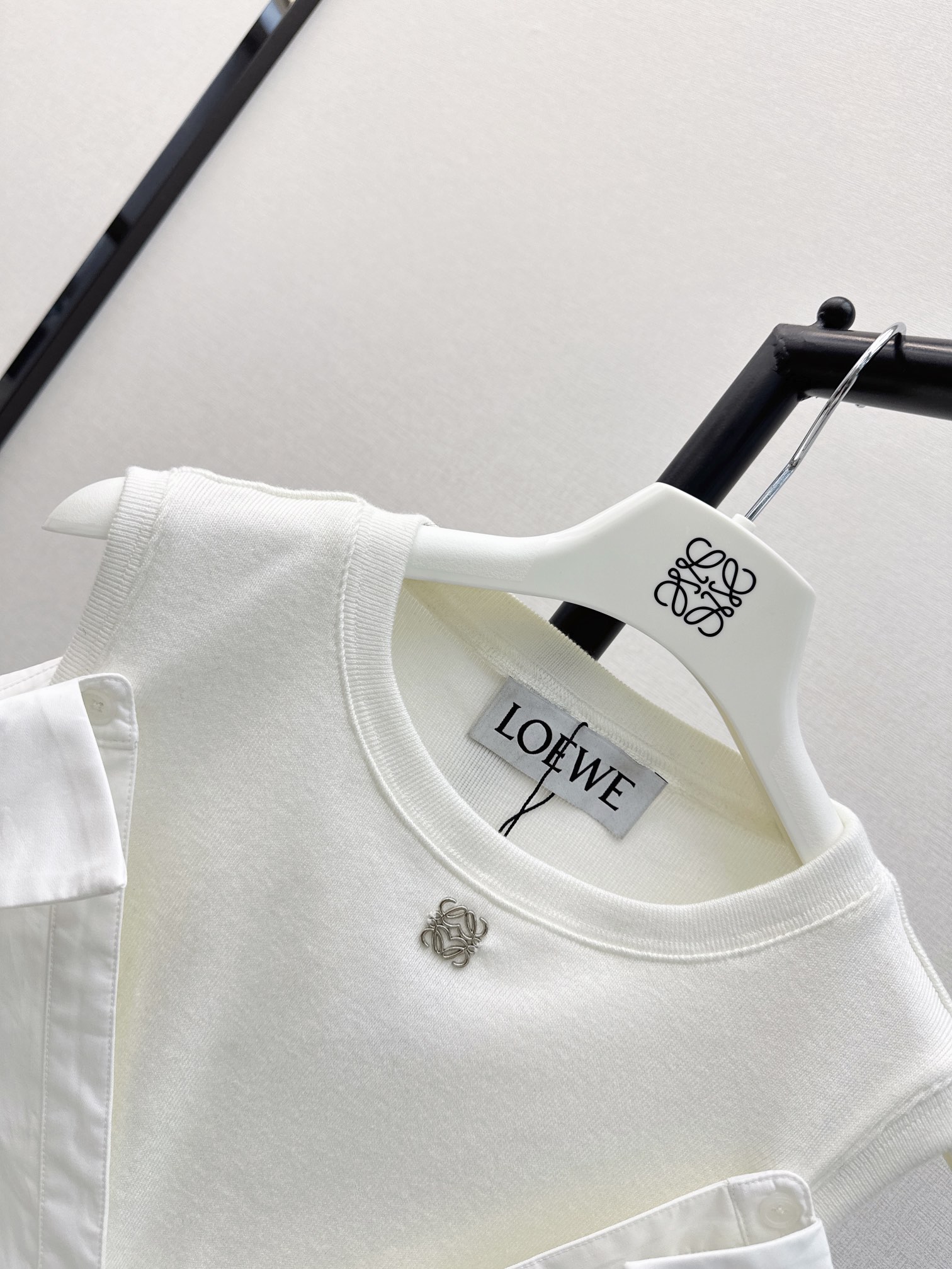 时髦单品Loe24Ss春夏最新款时髦精必入假两件短款衬衫内搭罗纹针织小背心+进口洗水棉衬衫面料超赞上身时