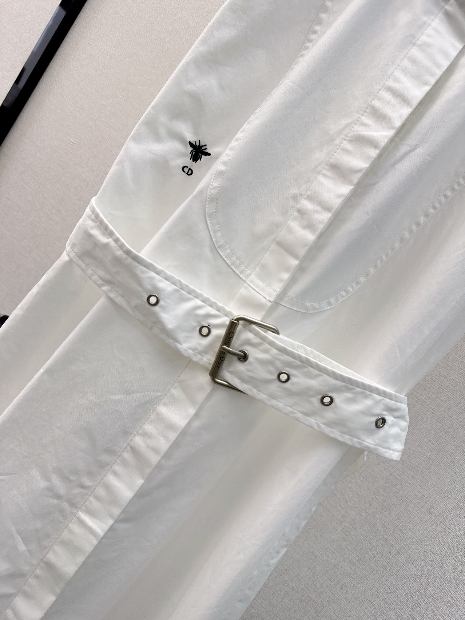 CD24Ss春夏最新款小立领无袖衬衣裙今年主款单品定型小立领设计无袖直筒版型腰间定制的五金本布腰带搭配定