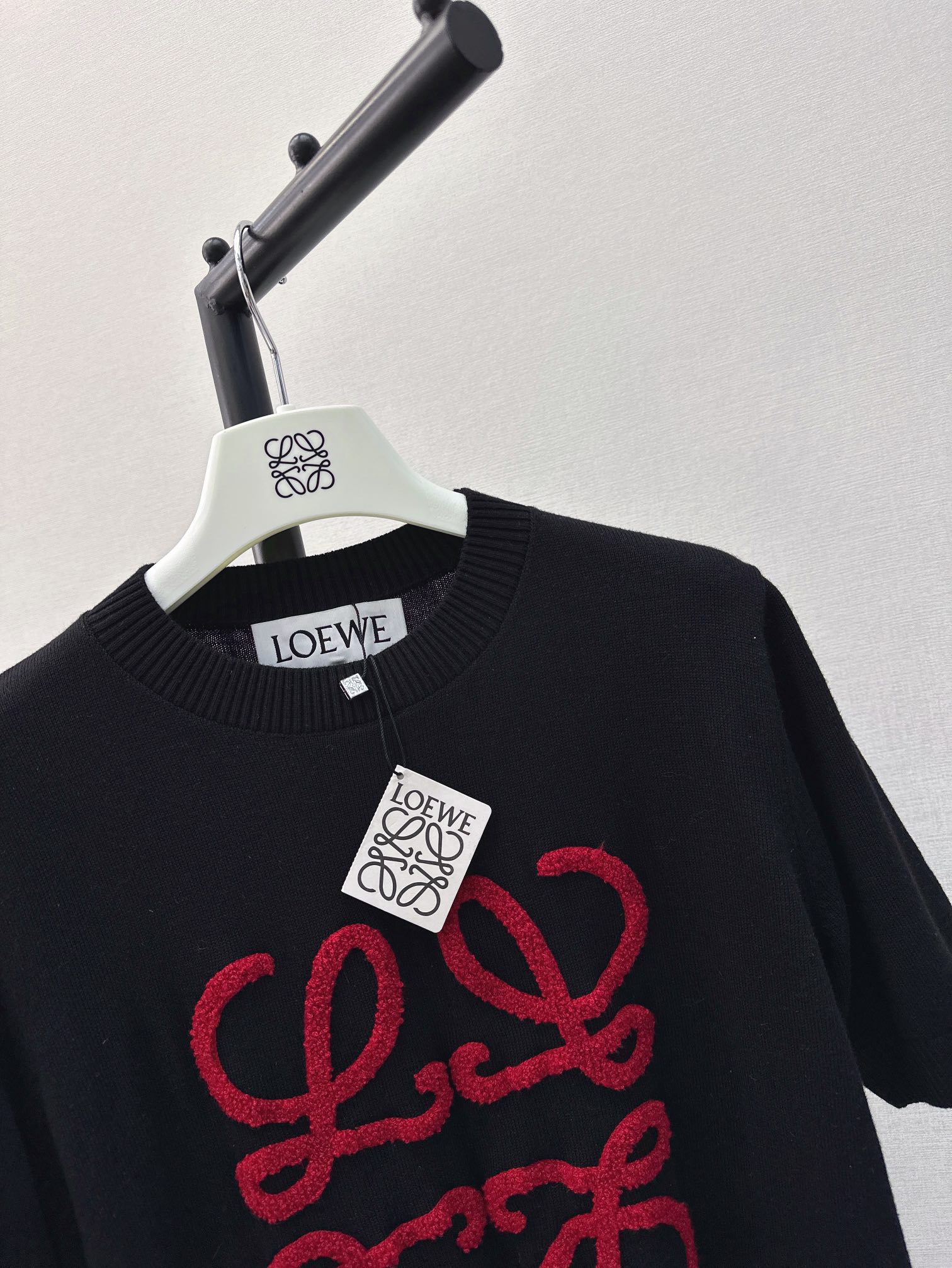 独家首发Loe24Ss春夏最新款撞色logo植绒装饰短袖针织衫高颜值最日常的基础系列人手必备的百搭款天丝
