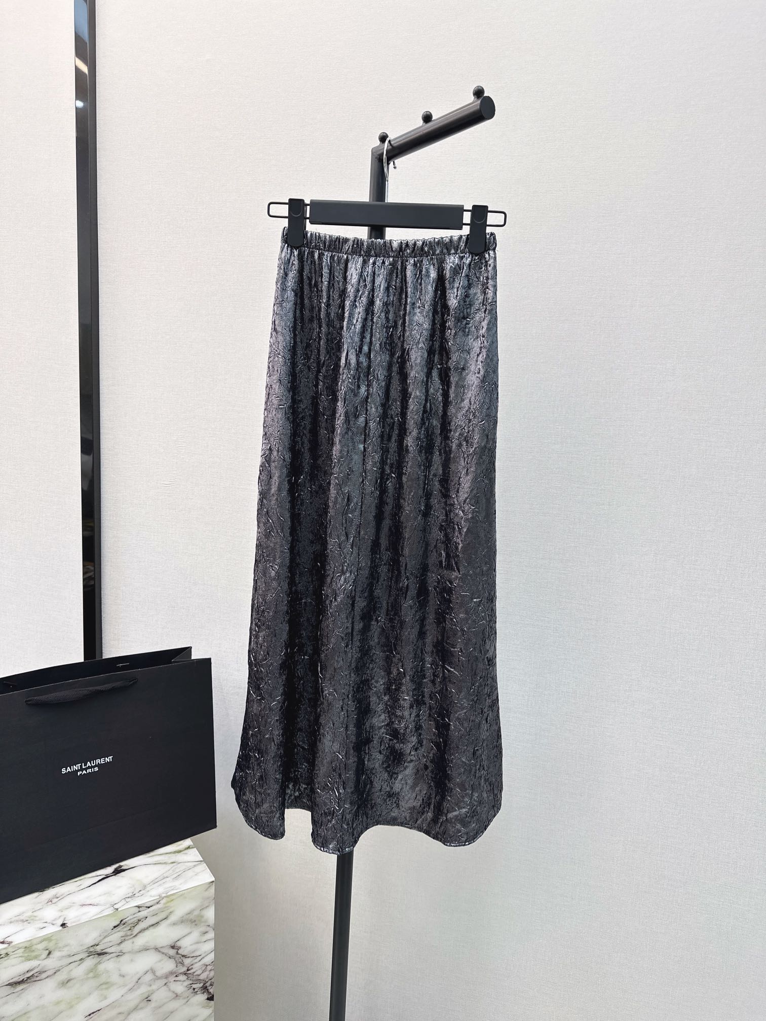 独家首发时髦小众设计24Ss春夏最新款科技褶皱面料松紧腰半裙时髦小精致的味道上身美的冒泡极简的高腰松紧版