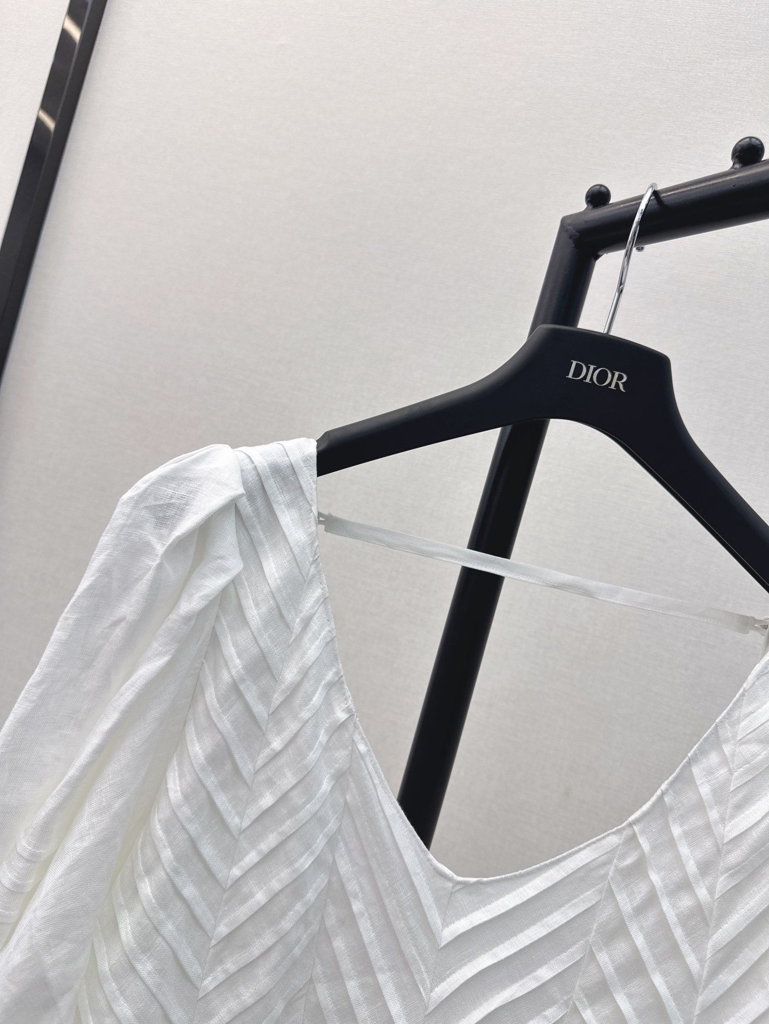 时髦小众设计24Ss春夏最新款清新长款连衣裙重磅整件打褶工艺淡雅清新的度假风气息浪漫优雅的白富美必备单品