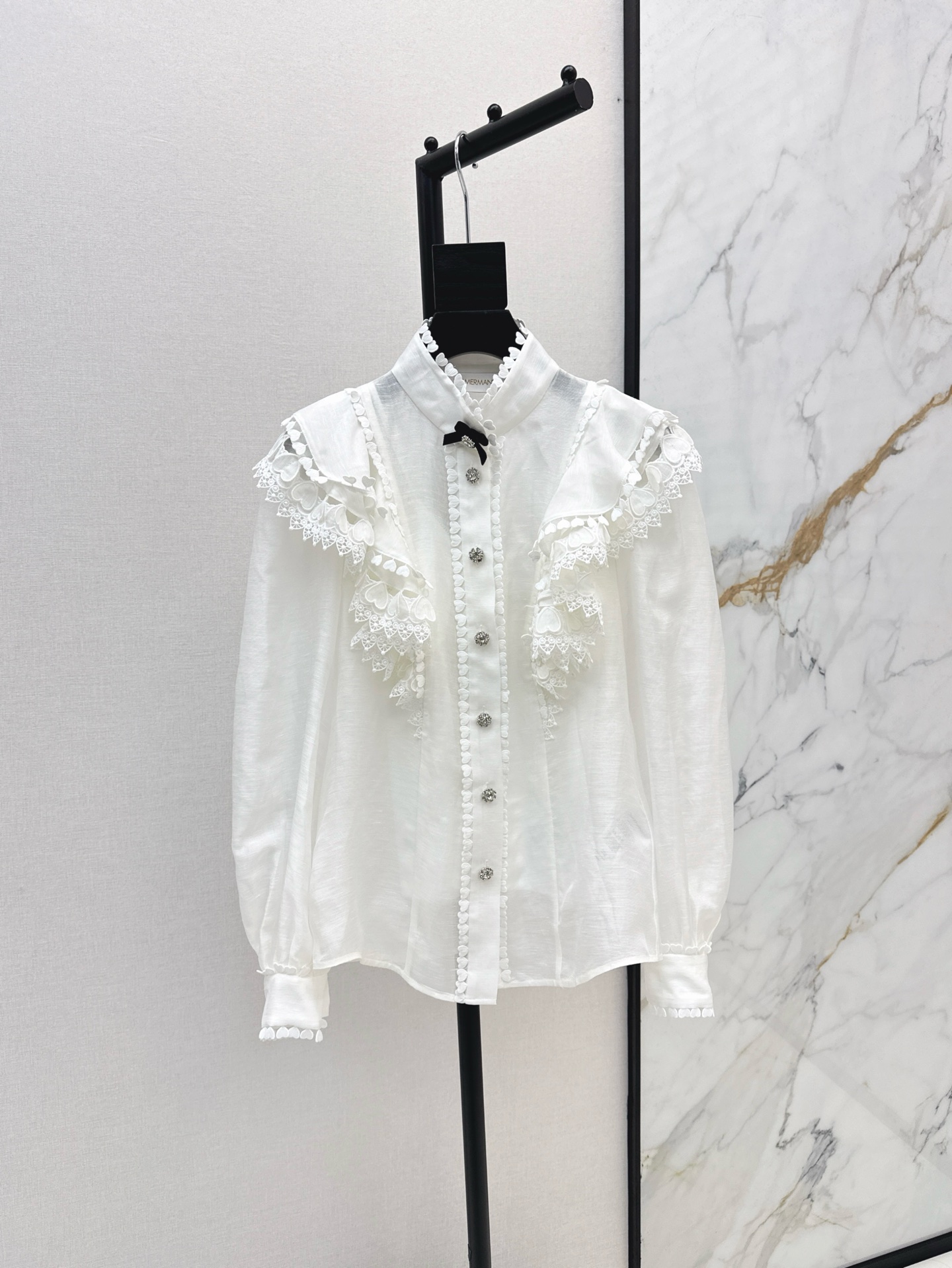 NO:298792,Exclusive first release Zimmen-M 25Ss—————The latest linen white shirt in early spring, elegant and fresh vacation style, romantic and elegant white and rich beauty essentials, imported linen fabric, one color, spot on sale smlxl,,shirts,alexander wang19860909独家首发 Zimmen-M 25Ss————早春最新款亚麻白色衬衫 淡雅清新的度假风气息 浪漫优雅的白富美必备单品 进口亚麻面料 一色现货发售smlxl,,shirts,alexander wang,Women's clothing