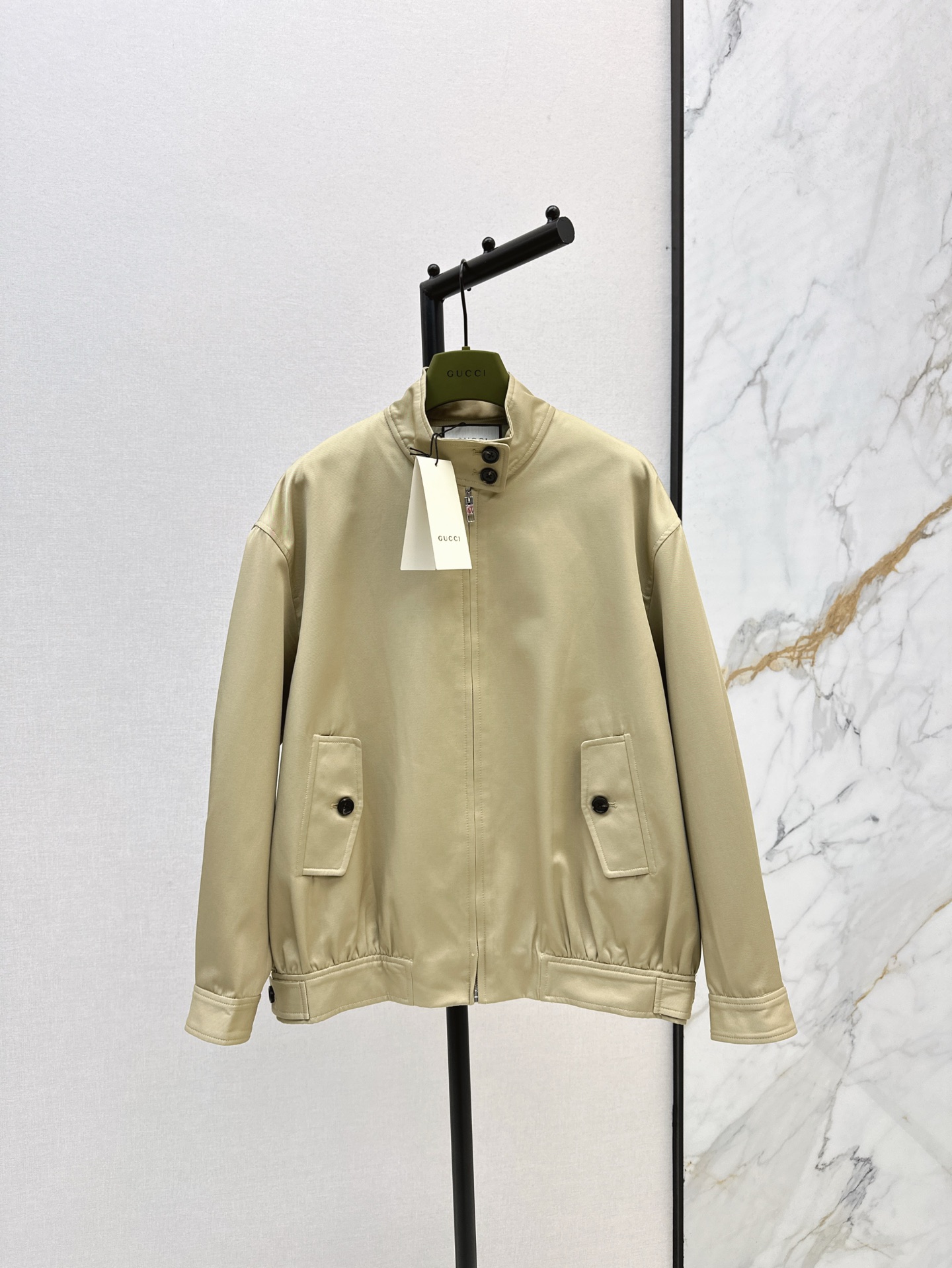 NO:313961,Exclusive first release Gu 25Ss—————The latest khaki baseball uniform zipper jacket jacket stand collar casual silhouette windbreaker back cover design sweet and cool, both age-reducing and casual outfit, not picky for people, the upper body makes it look slim, high-density windbreaker fabric has a good texture, one-color spot on sale sml, jackets & coats, jackets & coats, alexander wang19860909独家首发 Gu 25Ss————早春最新款卡其色棒球服拉链夹克外套立领休闲廓形风衣后盖设计甜酷兼备减龄随性穿搭 不挑人版型上身巨显瘦 高密度风衣面料质感很好 一色现货发售sml,,jackets & coats,jackets & coats,alexander wang,Women's clothing