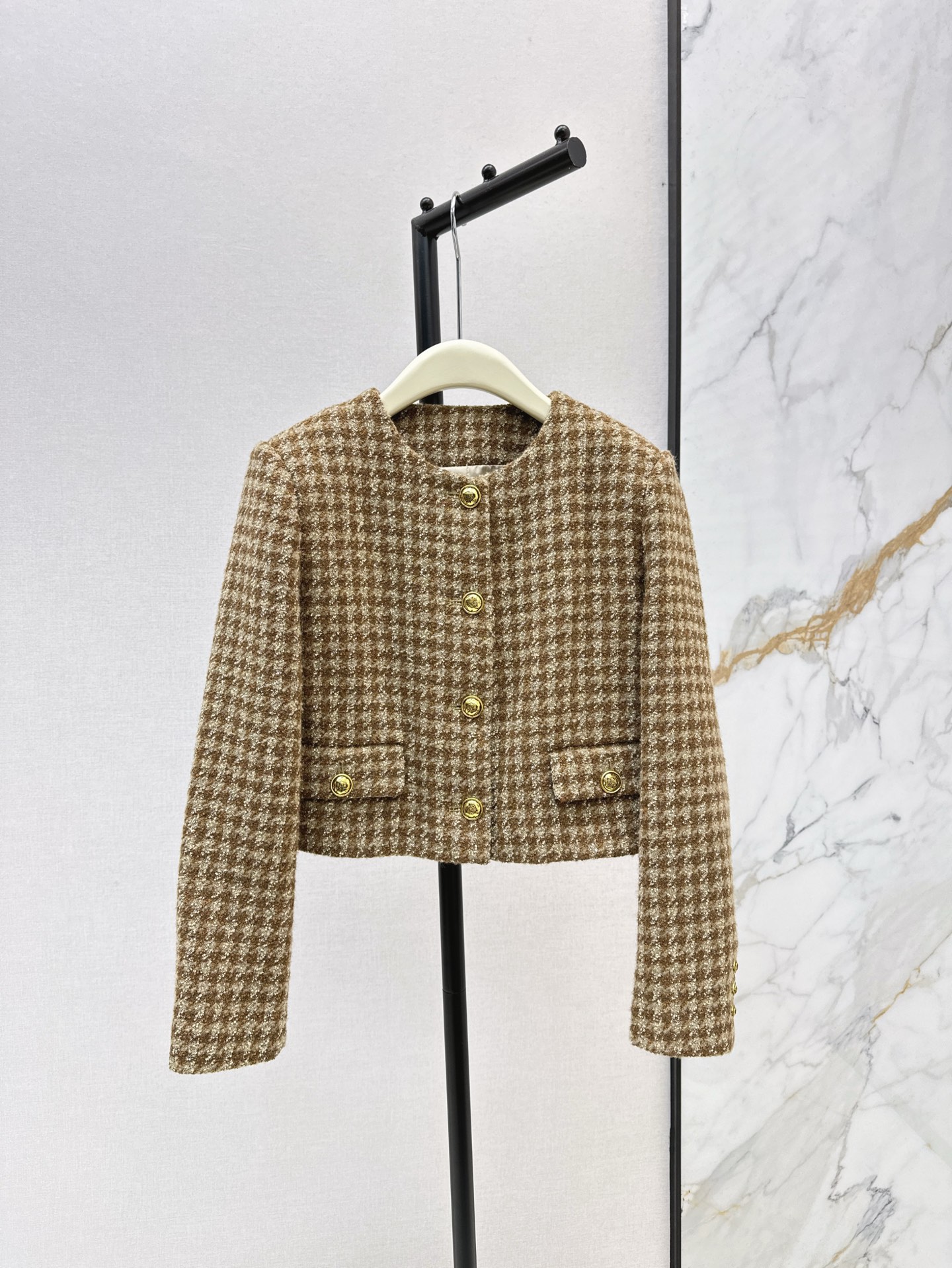 NO:315331,Exclusive model ~ Sand 25Ss————The latest retro houndstooth coat caramel color in early spring. The most worth buying classic style. Retro and high-end and stylish. ~~ Various styles can be perfectly matched. Girls who are not good at dressing can easily wear the blogger's temperament. Sisters who are in retro style must enter. One color is available for sale in stock. 8,, jackets & coats, alexander wang19860909独家款 ～ Sand 25Ss————早春最新款复古千鸟格粗纺外套焦糖色系 最值得入手的经典版型 复古高级有格调～～多种穿搭风格都能完美搭配 不擅长穿搭女生都可以轻松穿出博主气质 走复古风的姐妹一定要入 一色现货发售sml 8,,jackets & coats,alexander wang,Women's clothing