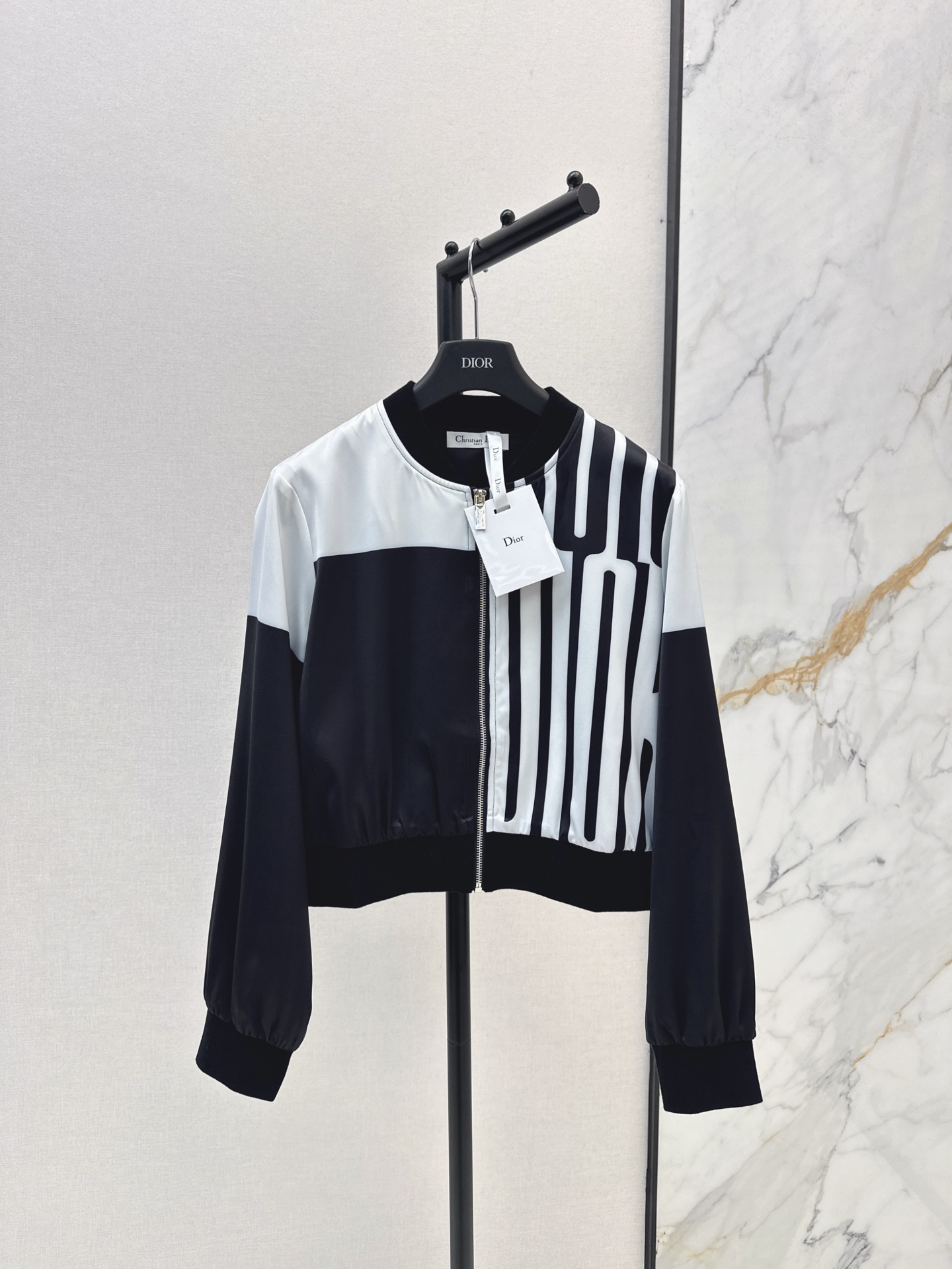 NO:315932,CD 25Ss—————The latest color-blocking baseball uniform jacket in early spring, very fashionable, high-end custom-made exclusive logo, awesome splicing fabric, casual and free, super good texture, retro and fashionable, one-color spot on sale sml,, jackets & coats, alexander wang19860909CD 25Ss————早春最新款拼色棒球服外套 时髦度爆棚 高级定制专属Logo 绝绝子的拼接面料 随性洒脱 质感超好 复古又时尚 一色现货发售sml,,jackets & coats,alexander wang,Women's clothing