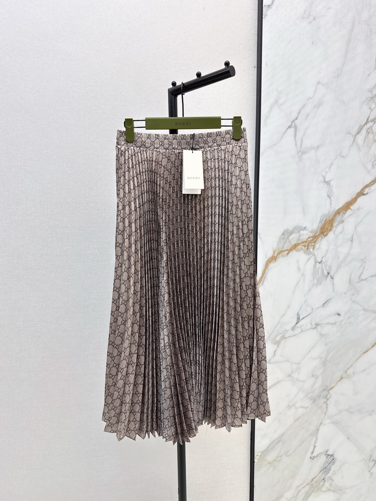 NO:306926,Gu 25Ss—————The latest printed pleated skirt in early spring, full texture, elegant and elegant design, everyday OL is OK, a fashionable pleated item with unique charm, one color is available in stock, skirts, alexander wang19860909Gu 25Ss————早春最新款印花百褶半裙 质感十足 优雅气质设计 日常OL都OK 一款具有独特魅力的时尚百褶单品 一色现货发售sm,,skirts,alexander wang,Women's clothing