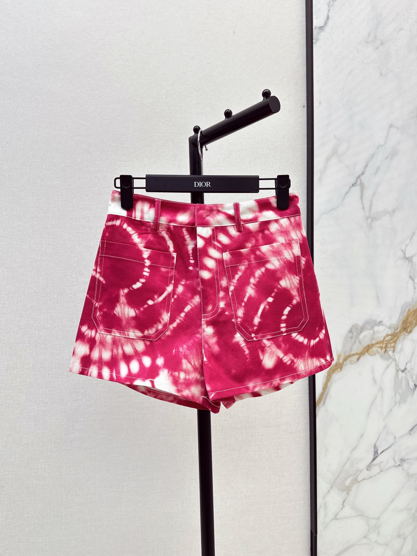 NO:308529,CD 25Ss—————The latest tie-dye denim series suit lapel jacket jacket   high-waist shorts. A set of top body and long legs. Tie-dye gradient washing process. Very suitable for summer matching. Customized logo buckle decoration. One set of two colors for sale in stock. SML, shorts, jackets & coats, jackets & coats, alexander wang19860909CD 25Ss————早春最新款扎染牛仔系列套装翻领夹克外套 高腰短裤 一套上身超拉大长腿 扎染渐变洗水工艺 非常适合夏天的搭配 定制的logo扣饰装饰 一套出 两色现货发售sml,,shorts,jackets & coats,jackets & coats,alexander wang,Women's clothing