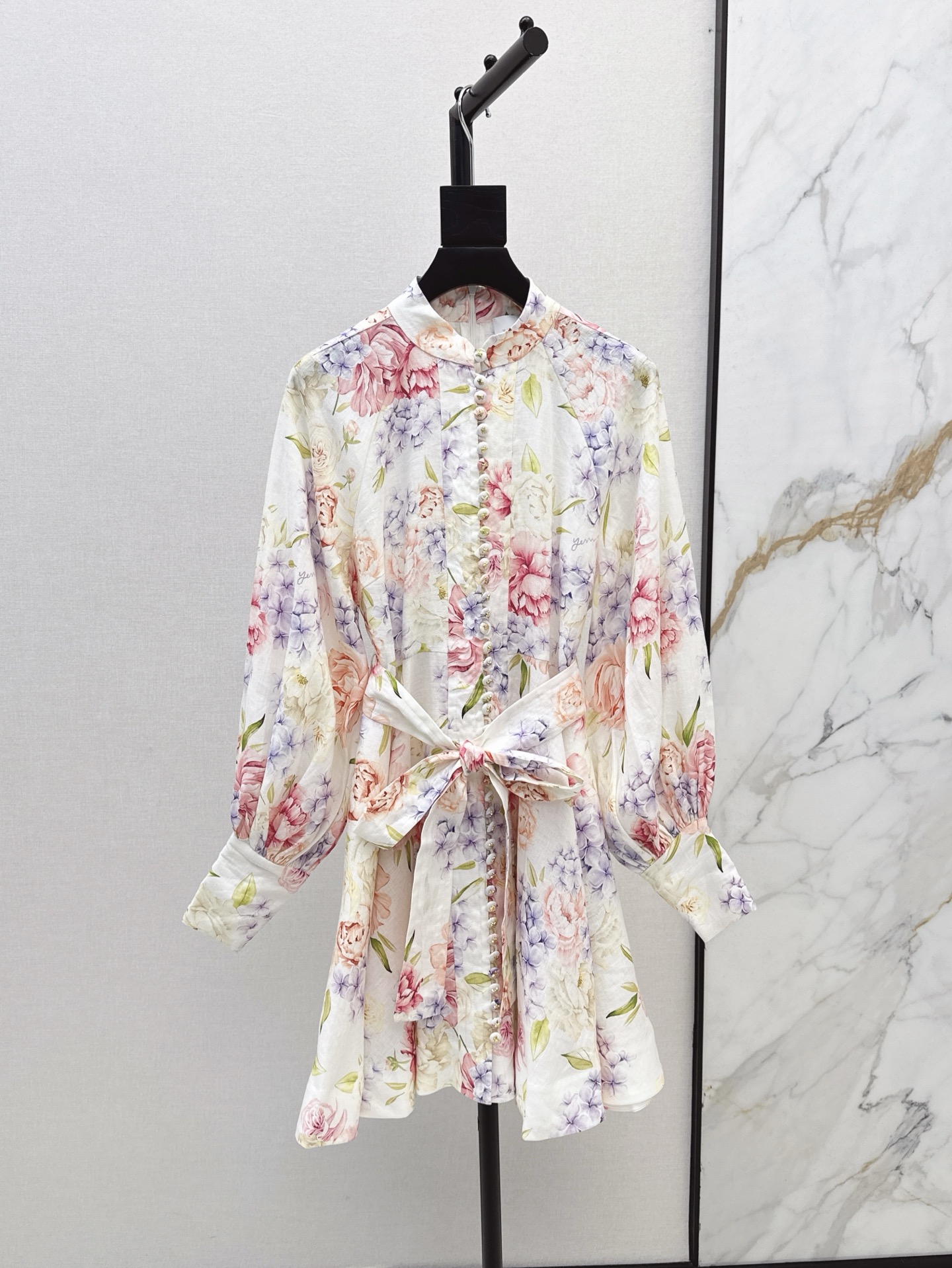 NO:310603,Exclusive first release Zimmen-M 25Ss———The latest spring and summer embroidered ball pattern dress with elegant and fresh vacation style Elegant floral pattern print Three-dimensional waist-hugging style Romantic and elegant white and rich beauty essentials Imported heavy linen fabric One-color spot sale smlxl, skirts, alexander wang19860909独家首发 Zimmen-M 25Ss———春夏最新款绣花球图案连衣裙淡雅清新的度假风气息 优雅花卉图案印花 立体收腰版型 浪漫优雅的白富美必备单品 进口重磅亚麻面料 一色现货发售smlxl,,skirts,alexander wang,Women's clothing