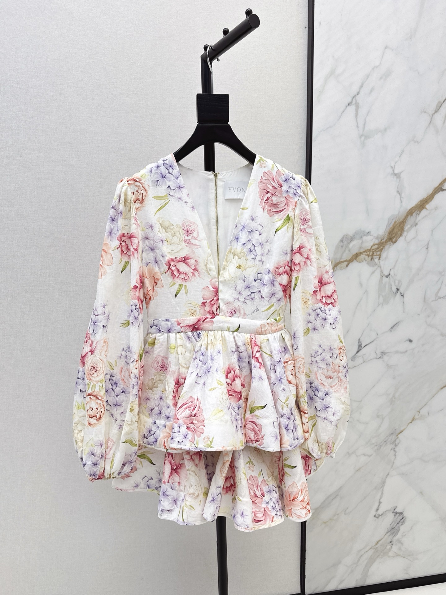 NO:310597,Exclusive first release Zimmen-M 25Ss———The latest spring and summer embroidered ball pattern dress with elegant and fresh vacation style Elegant floral pattern print Three-dimensional waist-hugging style Romantic and elegant white and rich beauty essentials Imported heavy linen fabric One-color spot sale smlxl, skirts, alexander wang19860909独家首发 Zimmen-M 25Ss———春夏最新款绣花球图案连衣裙淡雅清新的度假风气息 优雅花卉图案印花 立体收腰版型 浪漫优雅的白富美必备单品 进口重磅亚麻面料 一色现货发售smlxl,,skirts,alexander wang,Women's clothing