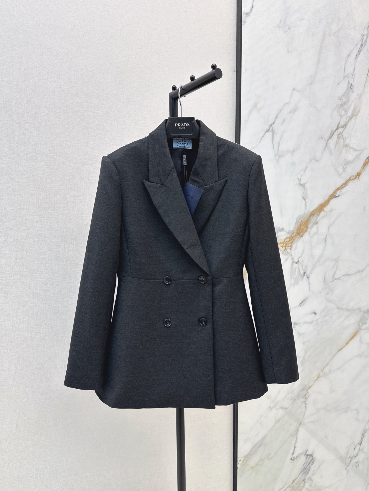 NO:310583,Gao Zhishen outfit PD 25Ss————The latest style of early spring splicing and waist-hugging suit jacket, high-end gray, three-dimensional tailoring, small A-style, slim and tall!  Elegant and intellectual temperament, essential items for white and rich beauty, one-size-spot sml, jackets & coats, business suit, alexander wang19860909高智感穿搭 PD 25Ss————早春最新款拼接做法收腰西装外套 高级灰色系 立体剪裁收腰小A版型～ 显瘦又高挑！优雅知性气质 白富美必备单品 一色现货发售sml,,jackets & coats,business suit,alexander wang,Women's clothing