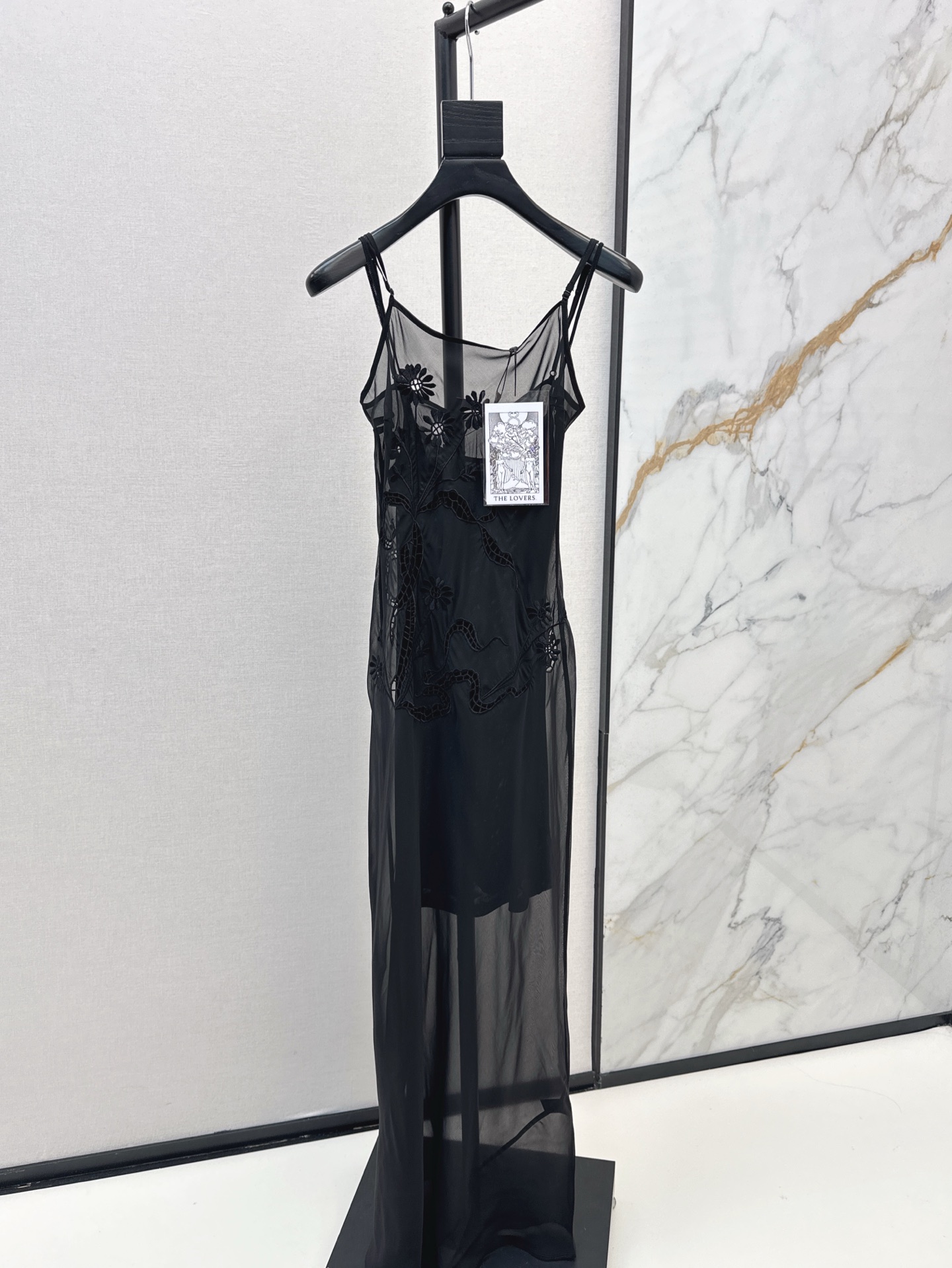 NO:311639,Exclusive first launch, fashionable and niche design, 25Ss————The latest suspender dress in early spring, fresh vacation style, romantic and elegant white and rich beauty essentials, imported silk fabric, one-color spot on sale xssml, skirts, real silk, alexander wang19860909独家首发 时髦小众设计 25Ss———早春最新款吊带连衣裙清新的度假风气息 浪漫优雅的白富美必备单品 进口真丝面料 一色现货发售xssml,,skirts,real silk,alexander wang,Women's clothing