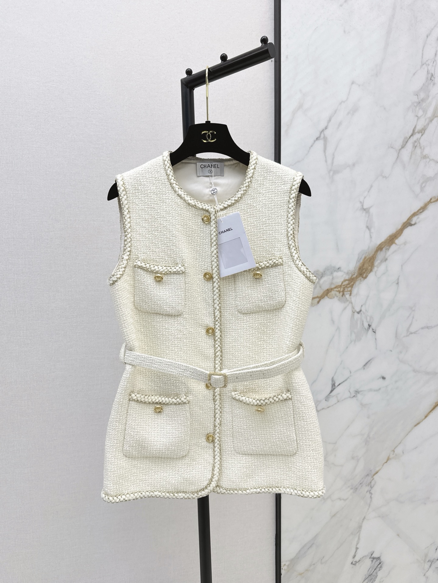 NO:313166,Celebrity temperament C home 25Ss—————The latest vest jacket for spring and summer, good layering helper, perfect match with various T-shirts or shirts, fashionable online, with eye-catching style, cool and elegant, delivery belt slim-fitting cut style, two colors are available in stock, sm, chanel, jackets & coats,shirts,tees, t-shirt,alexander wang19860909名媛气质 C家 25Ss————春夏最新款马甲外套 叠穿好帮手 搭配各种T恤或者衬衫绝绝子 时髦感在线 自带吸睛范 可酷可优雅 配送腰带修身剪裁版型 两色现货发售sm,,chanel,jackets & coats,shirts,tees，t-shirt,alexander wang,Women's clothing