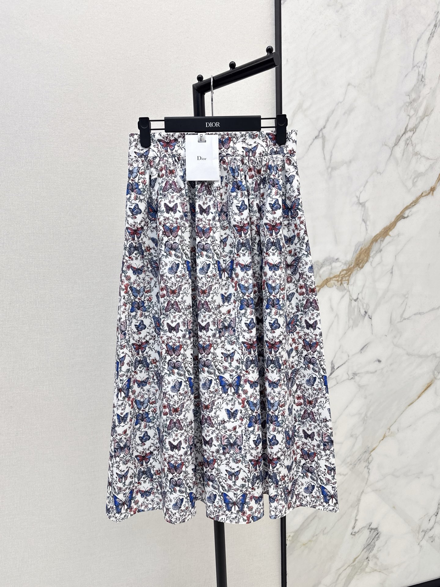 NO:320298,Shirt Half 25Ss————The latest butterfly print pattern set for spring and summer loose shirt   skirt. Delicate details. Every piece is full of surprise. High fashion craftsmanship. The style is absolutely unique. Don’t pick on the figure. It is practical and versatile across seasons. Combination of comfort and function. SML is available in stock,, skirts, shirts, alexander wang.19860909衬衫半 25Ss————春夏最新款蝴蝶印花图案套装宽松衬衫 半裙 细节精致 每一件到手都是惊喜满溢 高级时装工艺 版型绝绝子 不挑身材 跨季节实用百搭 舒适与功能相结合 一色现货发售sml,,skirts,shirts,alexander wang,Women's clothing