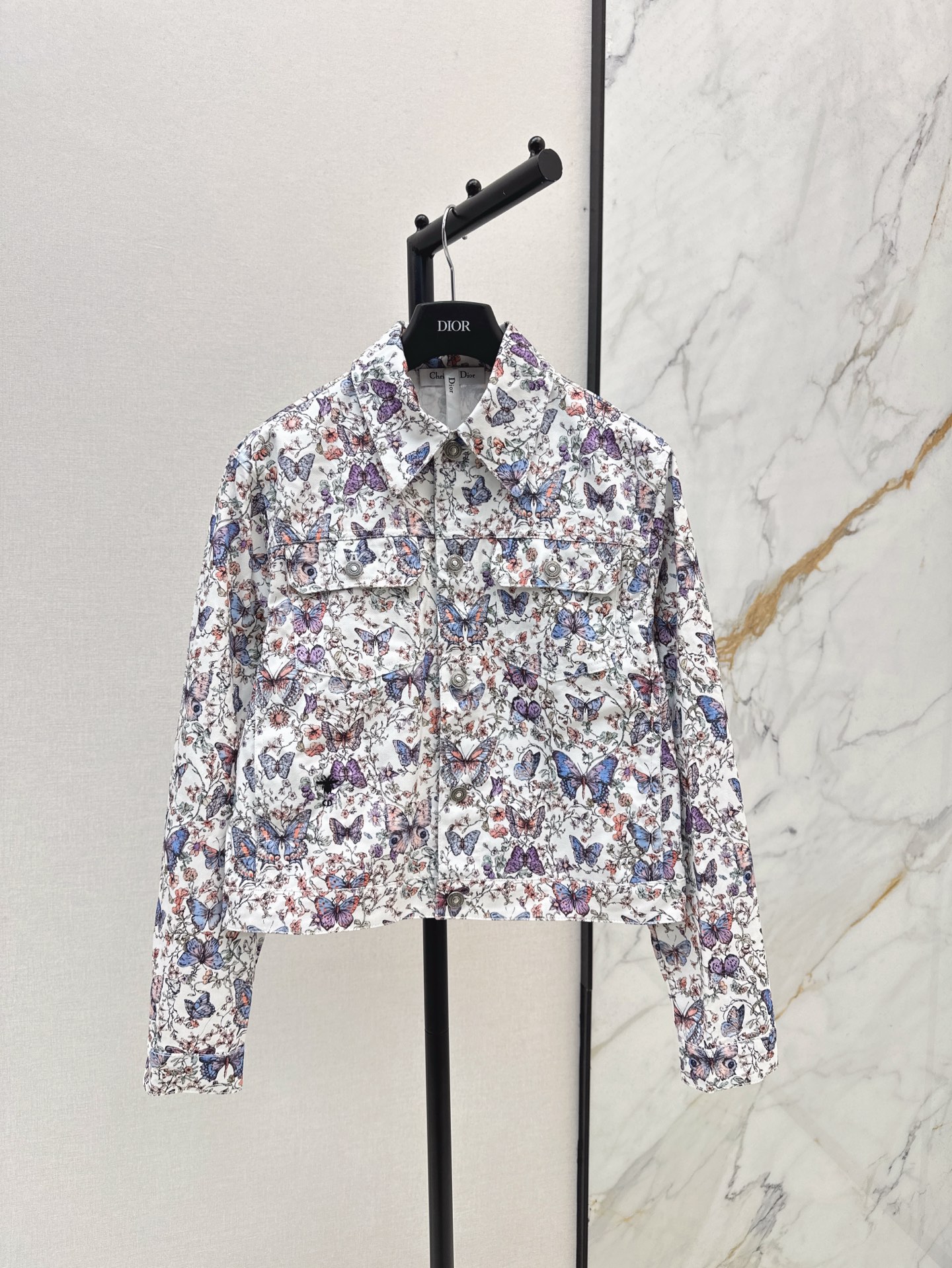 NO:321510,CD 25Ss———The latest spring and summer butterfly floral pattern jacket printed fabric, classic and stylish, everything can be perfectly controlled~The details of high-end ready-to-wear are so beautiful, exquisite and daily, easy to control, age-reducing casual girlish feeling, one-color spot on sale, Jackets & coats, Jackets & coats, alexander wang19860909CD 25Ss———春夏最新款蝴蝶花卉图案夹克外套印花面料 经典又有型 各种都能完美驾驭～高级成衣做法细节美到爆 精美又日常 轻松驾驭 减龄休闲少女感 一色现货发售sml,,jackets & coats,jackets & coats,alexander wang,Women's clothing