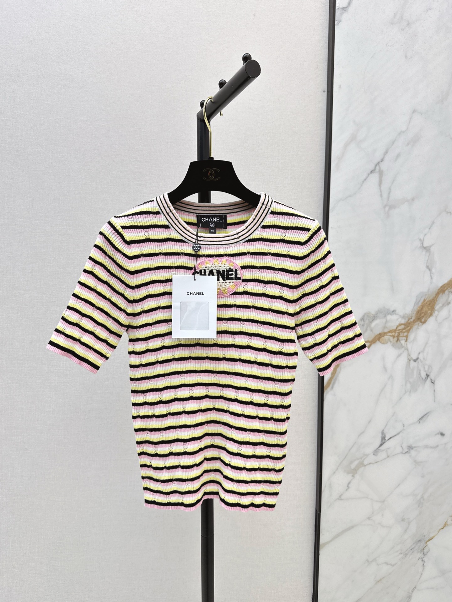 NO:321497,C home 25Ss————The latest spring and summer vacation style color strips love hollow short-sleeved sweater original custom knitted logo embellishes low-key luxury slim fit style versatile and not picky for people age sweet cool fashionable and high-end. One color is available for sale in stock sml 9, chanel, T-shirt, alexander wang19860909C家 25Ss————春夏最新款度假风彩条爱心镂空短袖针织衫原版定制编织logo刺小徽标点缀低调奢华 修身版型百搭不挑人减龄甜酷时髦又高级 一色现货发售sml 9,,chanel,T-shirt,alexander wang,Women's clothing