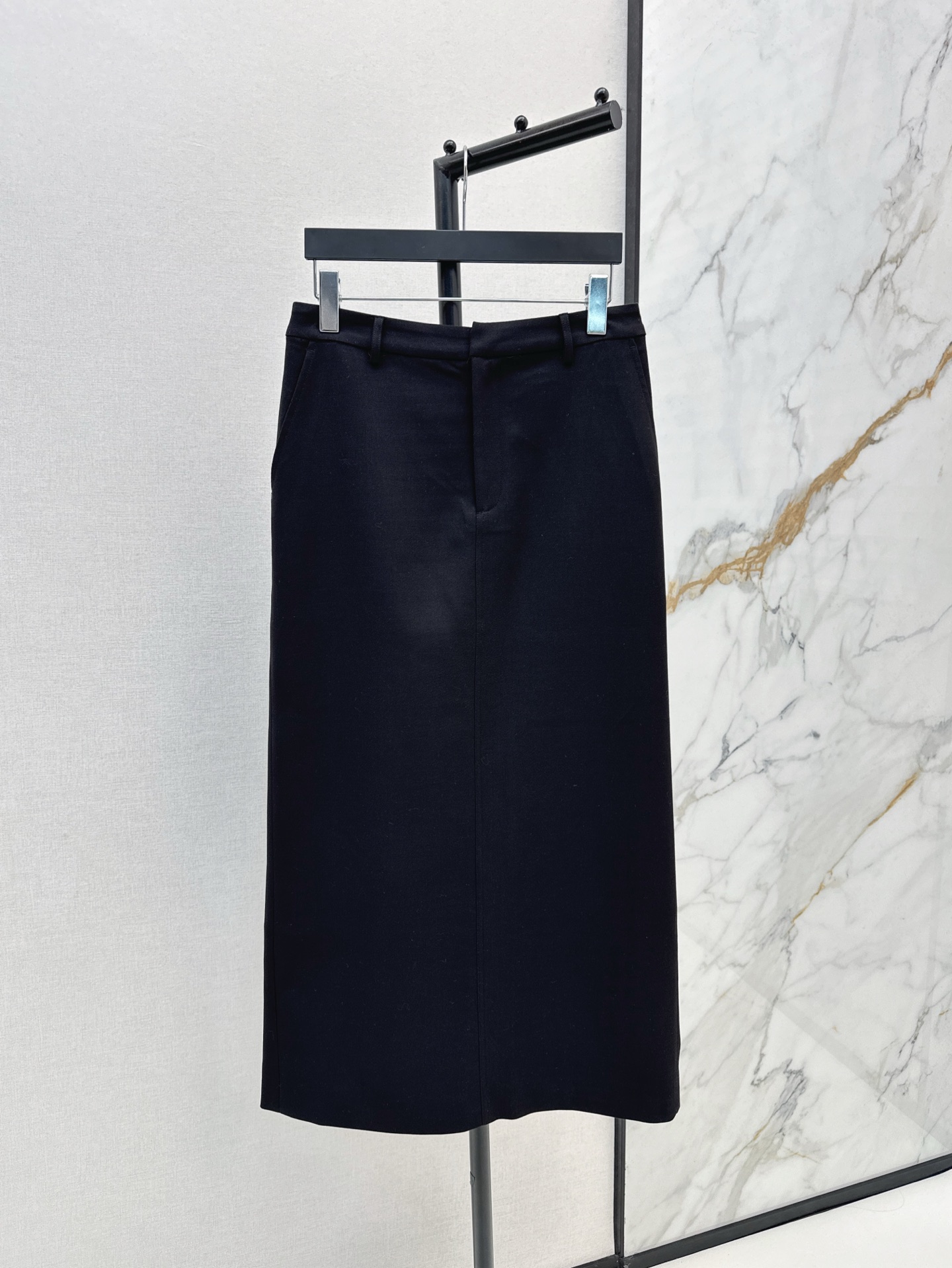 NO:321492,Row ~ 25Ss————The latest minimalist high-end wool twill suit and long skirt in spring and summer, high-spirited outfit, 3D vertical cut H extended skirt, rear slit design, casual and elegant, A, cool and high-end and fashionable, highly recommended, personal items, imported heavyweight fabrics are delicate and textured, one-color spot on sale sml, skirts, business suit, alexander wang19860909Row～ 25Ss————春夏最新款极简主义的高级羊毛斜纹西装长半裙高智感穿搭 3D立裁H加长裙摆后开叉设计感随性优雅绝绝子 又A又飒调调高级又时髦 强烈推荐自留单品 进口重磅面料细腻质感超赞 一色现货发售sml,,skirts,business suit,alexander wang,Women's clothing