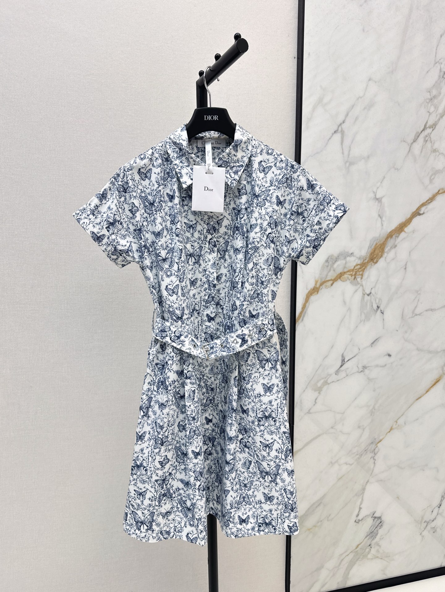 NO:322104,CD 25Ss—————The latest spring and summer butterfly printed pattern dress with custom fabric, breathable texture, cool and comfortable, full-print butterfly plant vine pattern, staggered size, lifelike overall loose and A-shaped body, easy to accommodate body shape, lively and elegant in action, creating a dignified and generous dress with temperament and practicality, a four-season versatile dress with both temperament and practicality, a high-end temperament girl, one-size-size spot sml, skirts, alexander wang19860909CD 25Ss————春夏最新款蝴蝶印花图案连衣裙定制面料质感透气 冰爽舒适 通体满印蝴蝶植物藤蔓图案 大小错落栩栩如生 整体宽松偏A字 轻松包容身形 行动间灵动飘逸 打造端庄大方 气质与实用兼备的四季百搭连衣裙 妥妥高阶气质女郎 一色现货发售sml,,skirts,alexander wang,Women's clothing