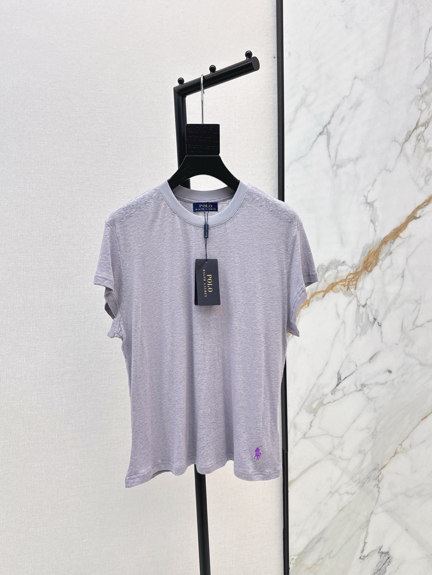 NO:317748,RL 25Ss————The latest classic embroidery pattern round neck short-sleeved T-shirt in spring and summer. Classic war horse pattern embroidery is beautiful and more durable. The fabric is soft and comfortable. The upper body is slim and slim. It is versatile and easy to wear. Fresh and simple outfits are really a favorite. I need it very much. Four colors are available for sale in stock. T-shirt, tees, t-shirt, alexander wang19860909RL 25Ss————春夏最新款经典刺绣图案圆领短袖T恤 经典战马图案刺绣美观的同时更经久耐穿 面料柔软舒适 版型上身修身显瘦 百搭大气又好穿 清新简约的穿搭真的很爱 日常穿搭太需要了 四色现货发售sml,,T-shirt,tees，t-shirt,alexander wang,Women's clothing