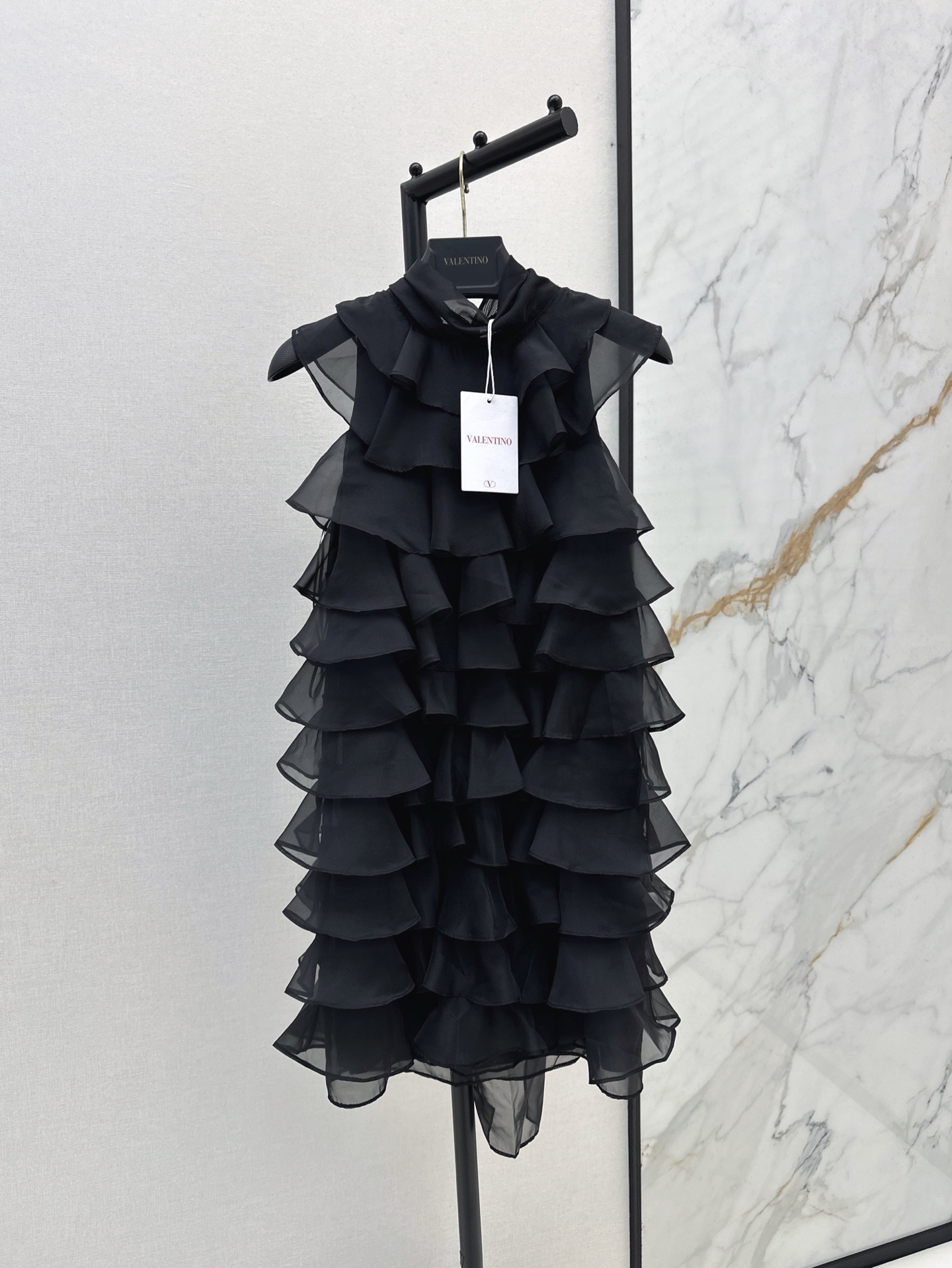 NO:318499,Recommended heavy models VLTN 25Ss————The latest spring and summer style of layered ruffled dresses, full of vacation style, you will be a fairy with temperament, layered cake design, smart and a little playful, there is no lack of sweetness in the fairy spirit, one color is on sale in stock,, skirts, alexander wang19860909重磅款推荐 VLTN 25Ss————春夏最新款层层荷叶边设计连衣裙 满满的度假风 穿上身就是气质仙女 层叠蛋糕设计 灵动又有点小俏皮 仙气之中又不缺少甜美感 一色现货发售sml,,skirts,alexander wang,Women's clothing