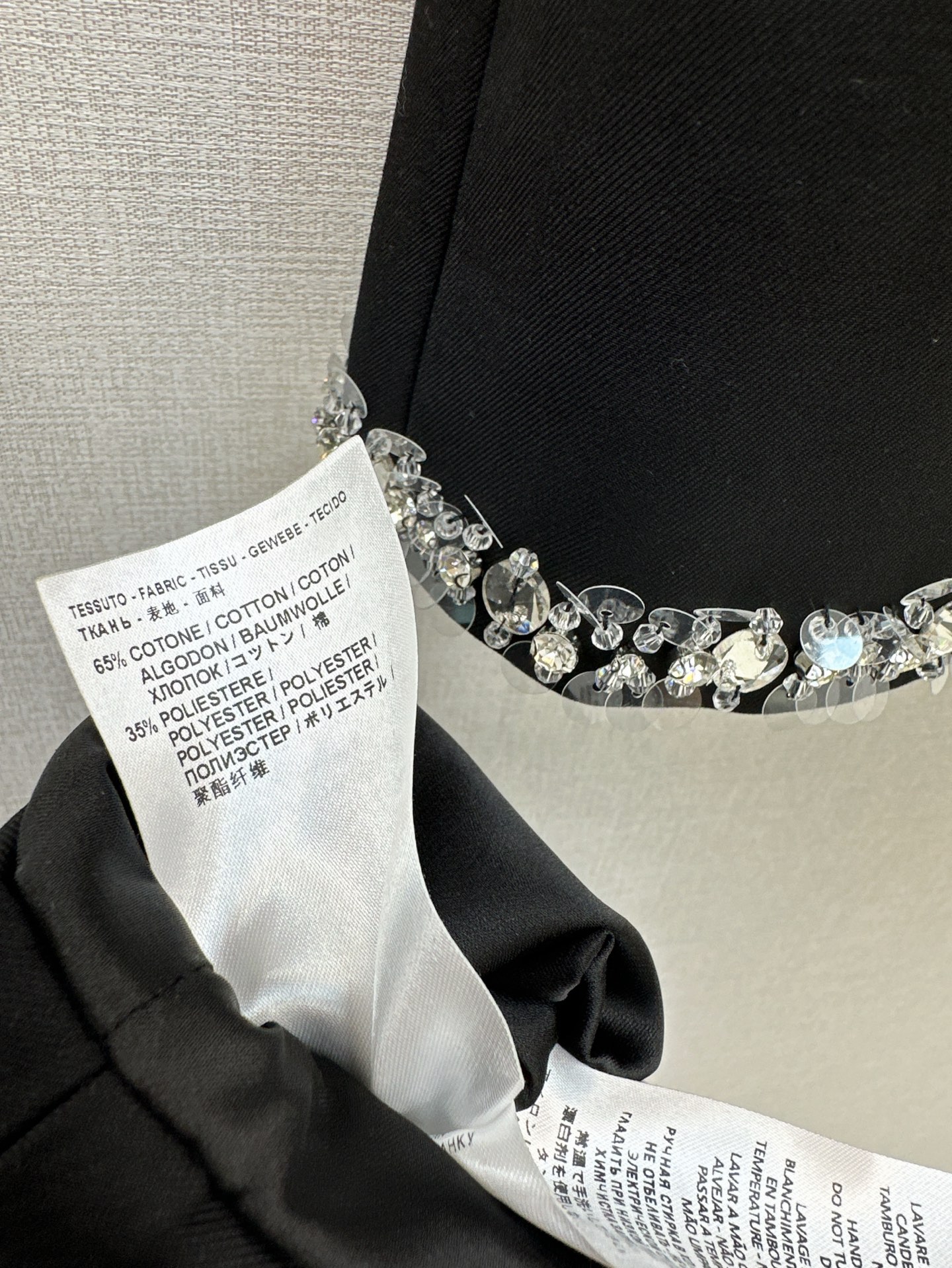 财阀大女主穿搭 Gu 25Ss————春夏最新款手工钉钻装饰套装🖤小短款吊带+半裙 精致千金小姐风 手工