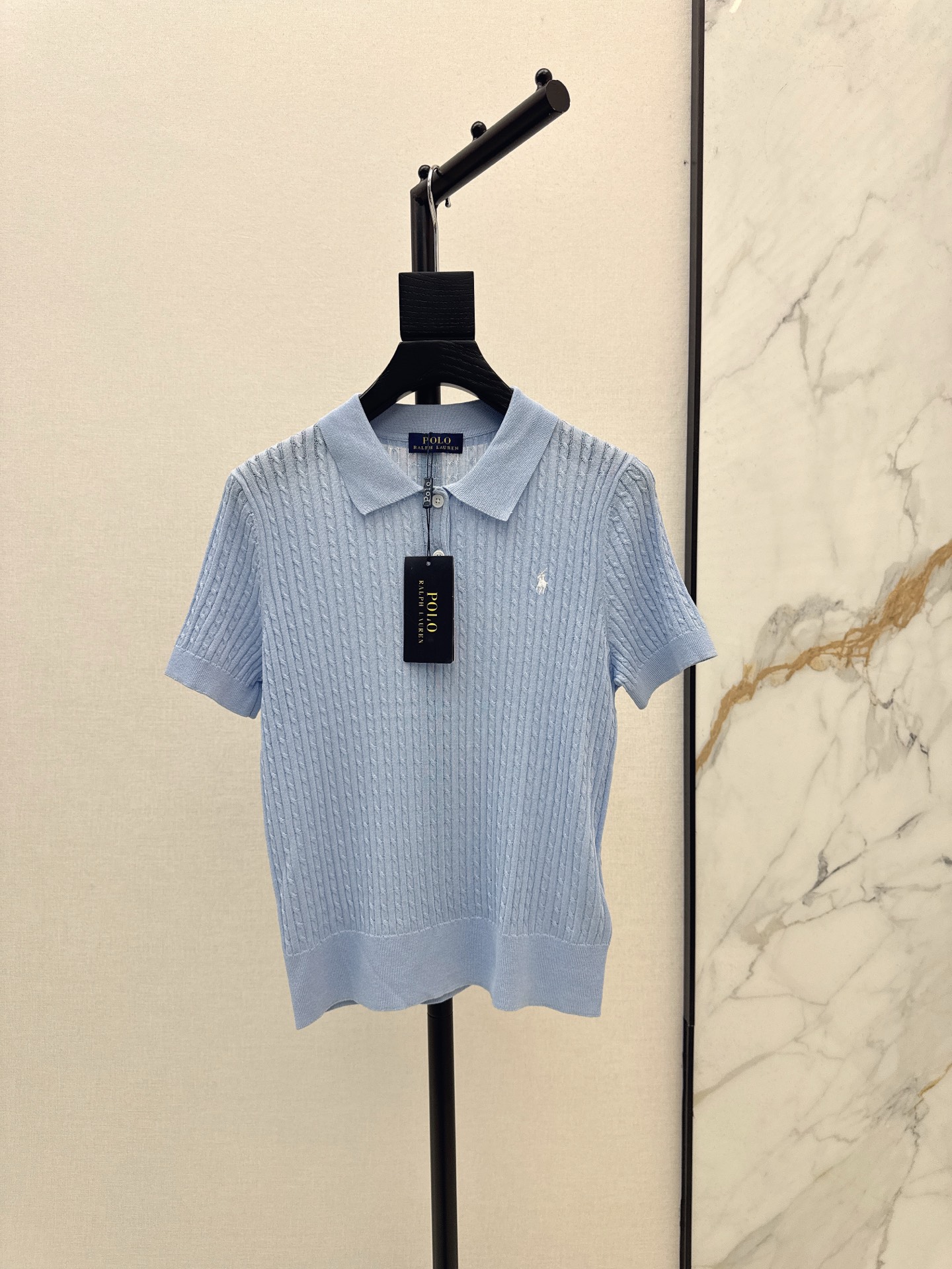 NO:334259,Exclusive model ~ RL 25Ss————The latest spring and summer lapel sweater must-have everyday style. Fashion elements that never go out of date~~ Logo embroidery is exquisite and has a big brand of casual and high-end!  A knitted quality T-shirt is beyond the reach. It can be easily done with jeans and goes on a date and shopping!  Seven colors spot sale sml, jeans,tees,t-shirt,alexander wang19860909独家款～ RL 25Ss————春夏最新款翻领针织衫日常必备款 永不过时的时尚元素～～logo刺绣精致大牌 休闲也高级！ 针织的品质感T恤是望尘莫及的 搭配牛仔裤约会逛街都能轻松搞定！七色现货发售sml,,jeans,tees，t-shirt,alexander wang,Women's clothing