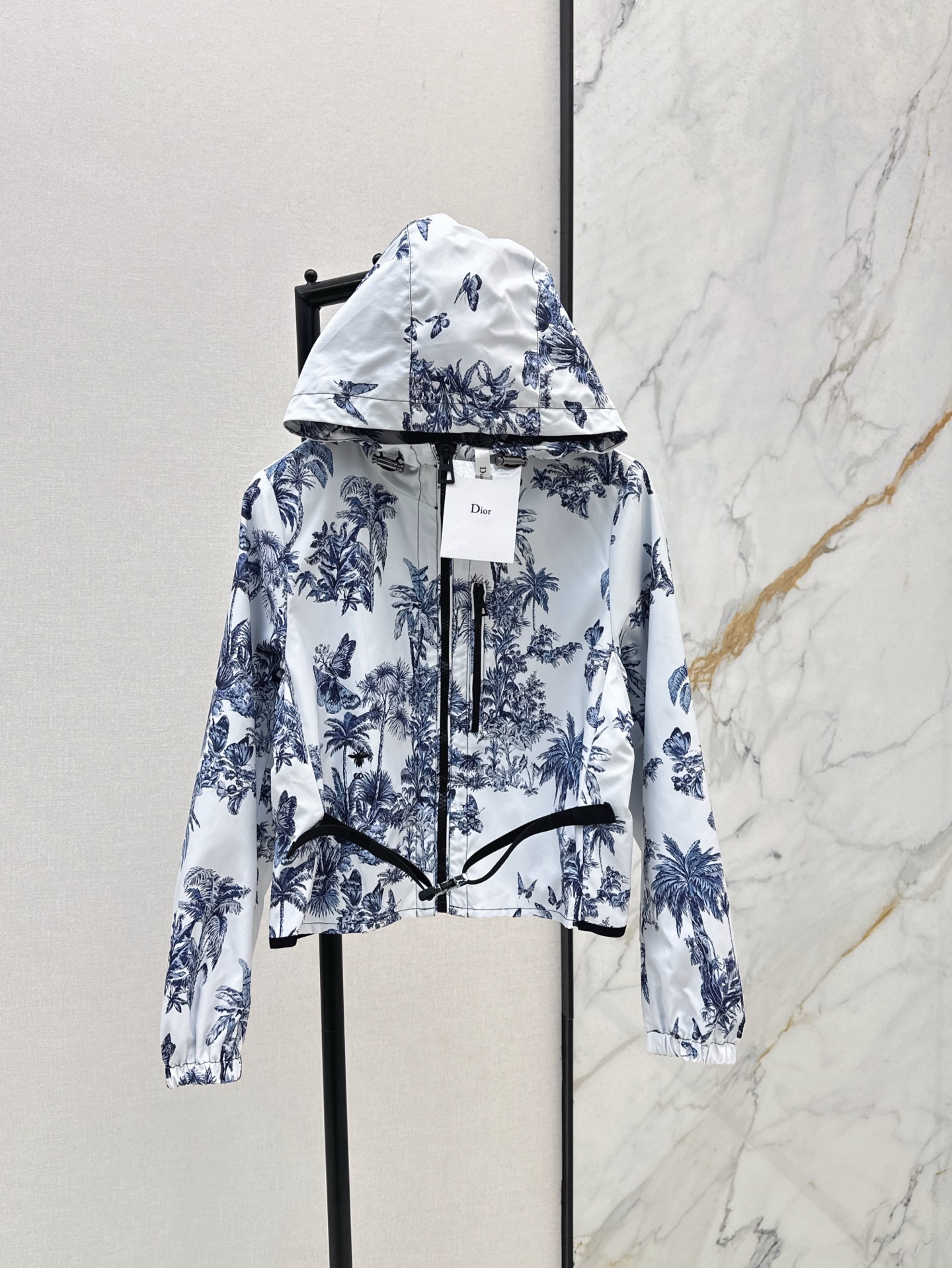 NO:332764,CD 25Ss——————The latest coconut print series in spring and summer, hooded machine quilt jacket jacket, hooded loose fitting, smart buckle waist-hugging design, essential items for hand, full of smel, single color, sml, jackets & coats, jackets & coats, hats, alexander wang19860909CD 25Ss—————春夏最新款椰树印花系列 连帽机扣扣夹克外套 连帽宽松版型剪裁 智能扣收腰设计 人手必备单品造型感十足 一色现货发售sml,,jackets & coats,jackets & coats,hats,alexander wang,Women's clothing