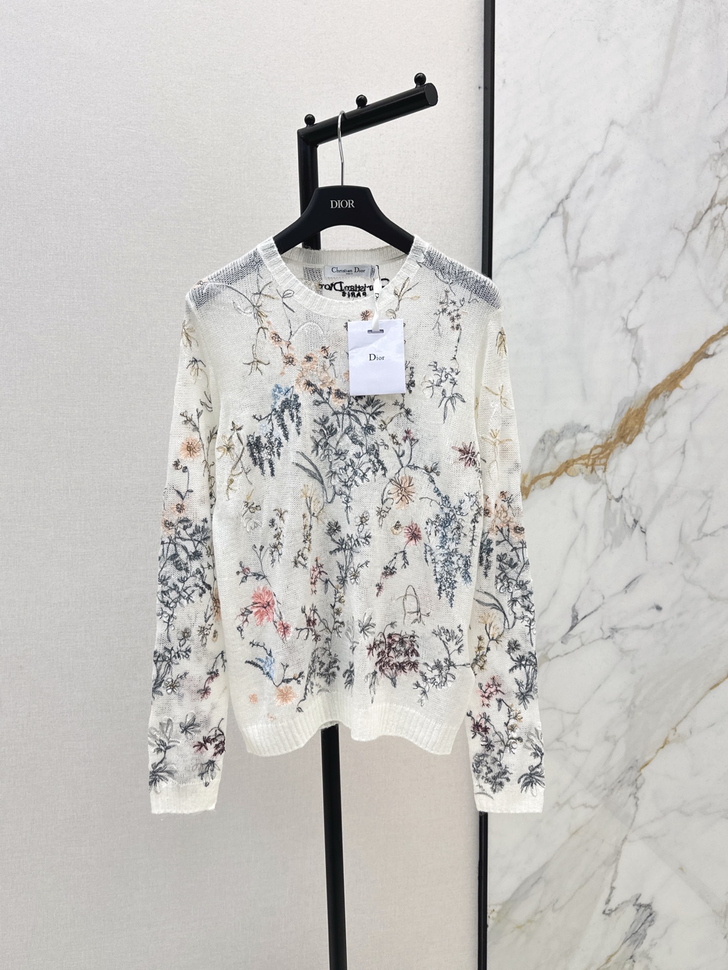 NO:332966,Recommended single models CD 25Ss———The latest spring and summer style high-end ceiling mohair sweater super heavy craftsmanship positioning botanical garden embroidery!  Imported mohair silk blended texture is delicate, soft and comfortable, elegant and slightly transparent fairy-like, elegant and sexy to create a white and beautiful temperament. SML is available in stock, alexander wang19860909爆单款推荐 CD 25Ss————春夏最新款天花板高级马海毛针织衫超级重工艺定位植物园花刺绣！进口马海毛蚕丝混纺质感细腻柔软舒适 优雅呈现略微透明仙气优雅的小性感打造白富美气质单品 一色现货发售sml,,alexander wang,Women's clothing