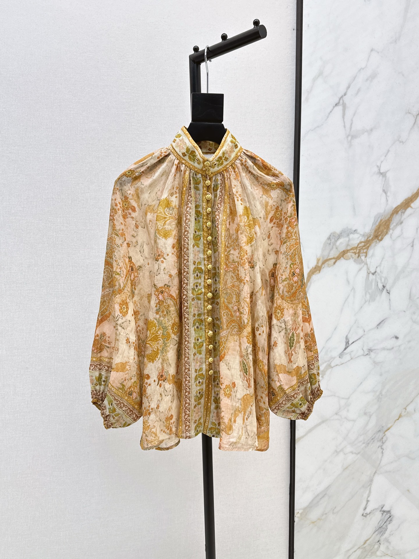 NO:333804,Exclusive first release Zimmen-M 25Ss———The latest spring and summer floral pattern silk shirt with elegant and fresh vacation style Elegant floral pattern prints romantic and elegant white and rich beauty essentials Imported heavy ramie fabric One color is available in stock smlxl, Shirts, real silk, alexander wang19860909独家首发 Zimmen-M 25Ss———春夏最新款花卉图案真丝衬衫淡雅清新的度假风气息 优雅花卉图案印花浪漫优雅的白富美必备单品 进口重磅苎麻面料 一色现货发售smlxl,,shirts,real silk,alexander wang,Women's clothing