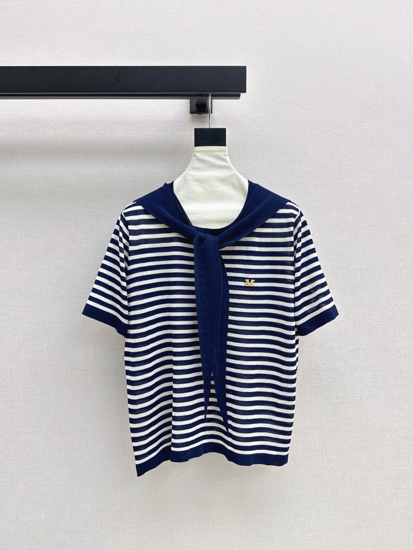 NO:333818,Exclusive first release Max 25Ss———The latest model of early spring, the latest model of fake two-piece lazy shawl sweater perfectly interprets fashionable master outfit Look knitted fabric two colors on sale in stock sml, shawls, alexander wang19860909独家首发 Max 25Ss———早春最新款最新款假两件慵懒披肩针织衫完美演绎时髦达人穿搭Look 针织面料 两色现货发售sml,,shawls,alexander wang,Women's clothing