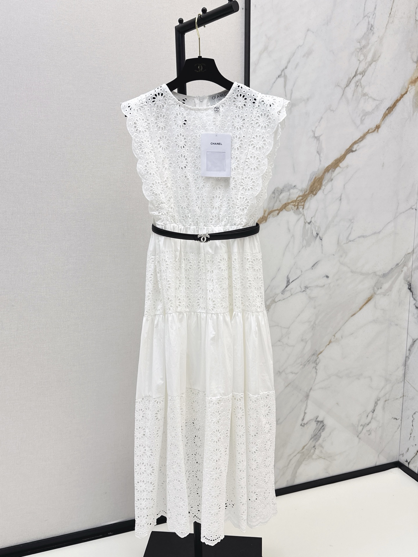 NO:335022,C home 25Ss—————The latest spring and summer hollowed-out sleeveless dress custom hollow design spliced ​​A-line large hem skirt, high waistline golden section to raise body proportions, retro and elegant style, matching belt, upper body goddess style, one color is available in stock, chanel, skirts, gold, alexander wang19860909C家 25Ss————春夏最新款镂空拼接无袖连衣裙定制镂空设计 拼接A字大摆裙 高腰线黄金分割拉高身材比例 款式复古典雅 搭配腰带 上身女神范 一色现货发售sml,,chanel,skirts,gold,alexander wang,Women's clothing