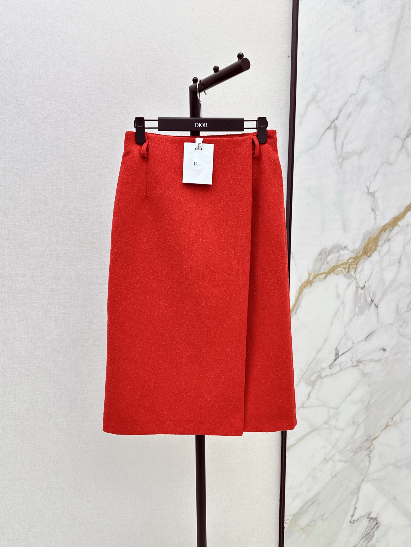 NO:335569,CD 25Ss————The latest spring and summer style with long skirts with long pieces. The fabric is a super textured tweed fabric. The upper body is high-end and fashionable. It looks slim and tall. The upper body is huge and elegant. It is very beautiful. It is very beautiful. It is available in stock. SML, skirts, alexander wang.19860909CD 25Ss————春夏最新款搭片式长半裙 面料是超级有质感的粗花呢面料 上身高级又时髦 显瘦显高绝绝子 上身巨显气质 日常出街外搭 简直绝了 一色现货发售sml,,skirts,alexander wang,Women's clothing