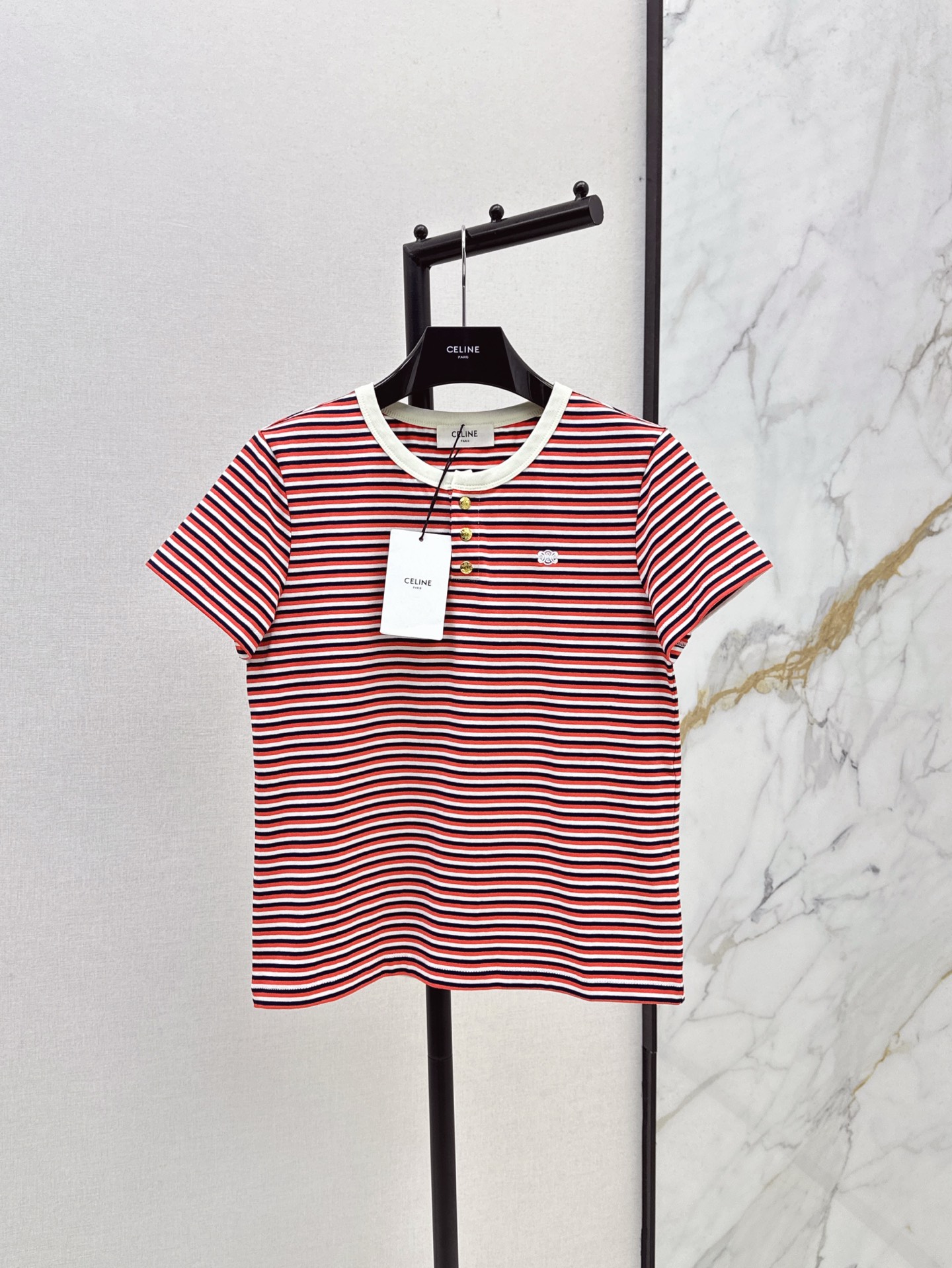 NO:413381,CE 25Ss————The latest spring and summer letter thorn decorative striped short-sleeved T-shirt imported pure cotton fabric striped locking color white and full, three-dimensional loose tailoring, the style covers the flesh and makes it look slimming, very versatile and fashionable items, one-color spot on sale, T-shirt,tees, t-shirt,alexander wang19860909CE 25Ss————春夏最新款字母刺装饰条纹短袖T恤 进口纯棉面料 条纹控锁死颜色显白又饱满 立体宽松剪裁 版型遮肉又显瘦 非常百搭的时髦单品 一色现货发售sml,,T-shirt,tees，t-shirt,alexander wang,Women's clothing