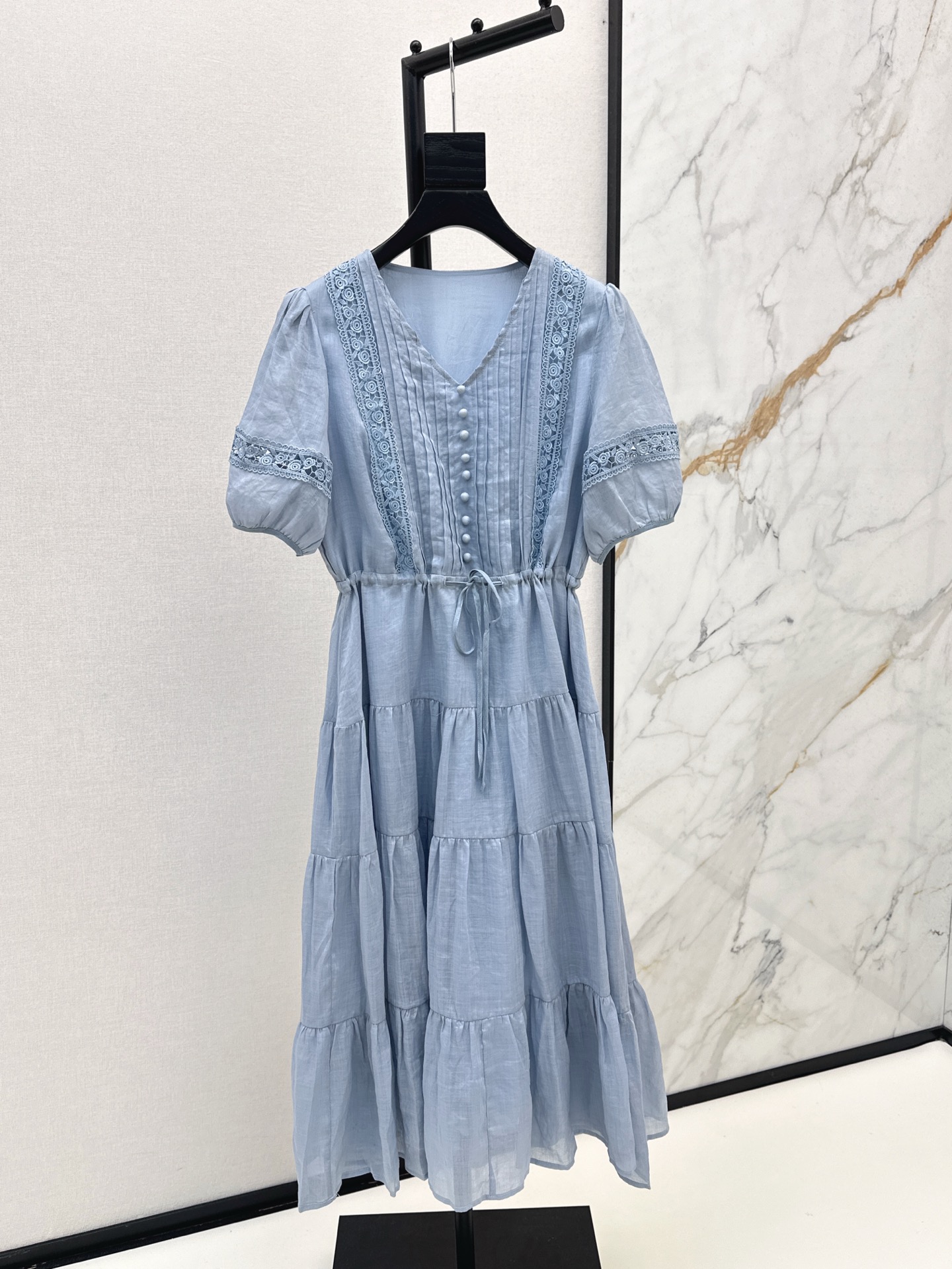 NO:420197,Ch～E 25Ss————The latest spring and summer spliced ​​lace design long dress drawstring waist-hugging style cut loose and self-adjustment, unrestrained upper body, smart and flowing skirt hem, ramie + cotton fabric, good breathability, full comfort, gentle temperament, simple and relaxed feeling, two colors are on sale in stock, sml, skirts, alexander wang19860909Ch～E 25Ss————春夏最新款拼接花边设计长款连衣裙抽绳收腰版型剪裁 宽松自行调节 上身无束缚感 裙摆灵动飘逸 苎麻+人棉面料 透气性好 舒适度满分 温柔气质简约 松弛感拉满 两色现货发售sml,,skirts,alexander wang,Women's clothing
