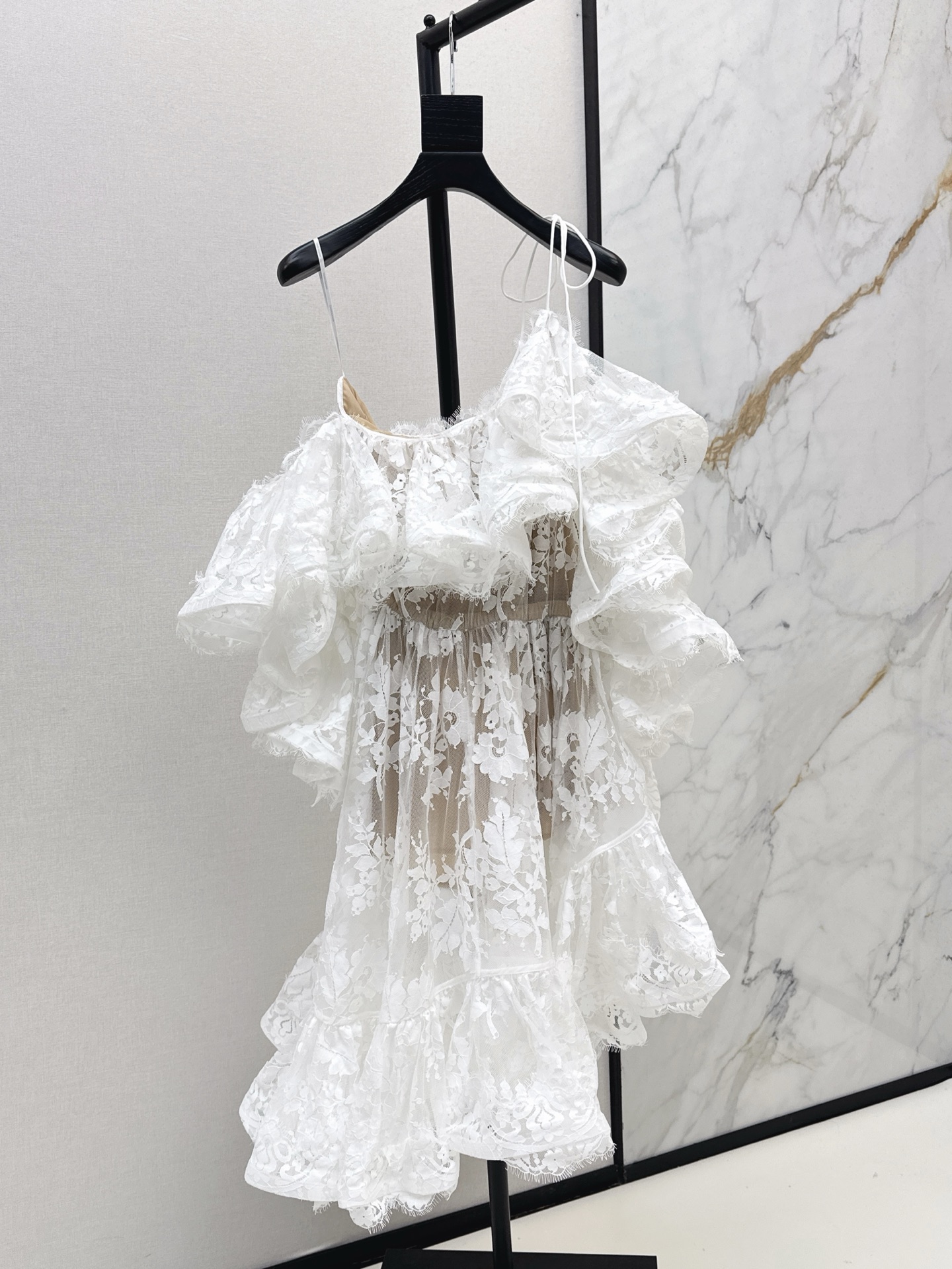 NO:420188,Exclusive first release Zimmen-M 25Ss—————The latest heavy lace dress in early spring, elegant and fresh vacation style, romantic and elegant white and rich beauty essential items, imported lace fabric, one color is available in stock smlxl, skirts, alexander wang19860909独家首发 Zimmen-M 25Ss————早春最新款重磅蕾丝连衣裙淡雅清新的度假风气息 浪漫优雅的白富美必备单品 进口蕾丝面料 一色现货发售smlxl,,skirts,alexander wang,Women's clothing