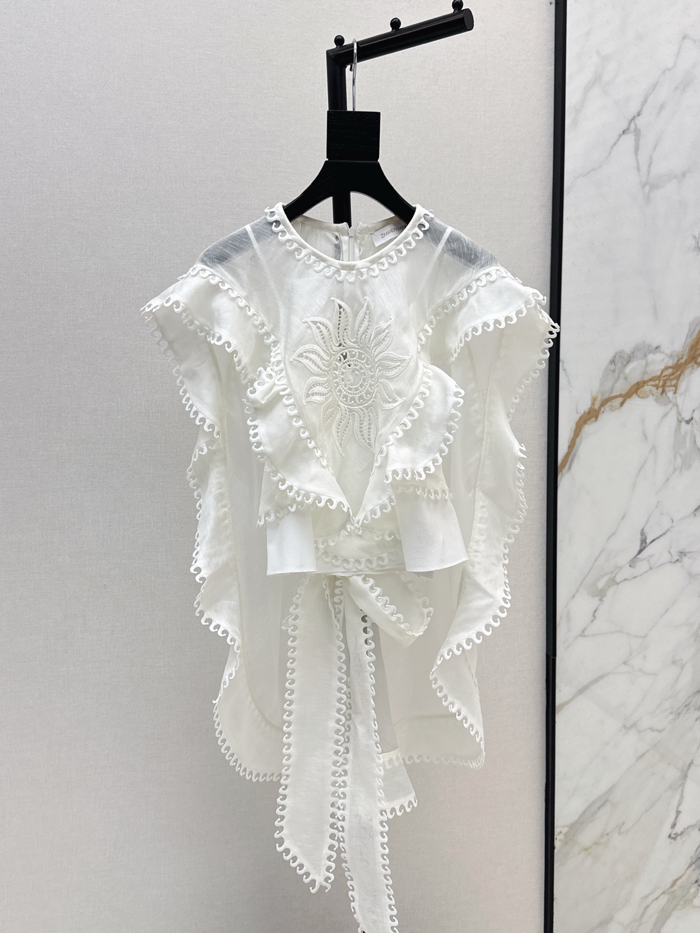 NO:423836,Zim 25Ss————The latest spring and summer sunflower series top set pure white and exquisite embroidery, filled with freshness and sweetness, everyday wear or vacation is perfect combination of fashion and comfort, one color is available in stock sml, alexander wang19860909Zim 25Ss————春夏最新款太阳花系列上衣套装纯粹的白色与精致刺绣 弥漫着清新甜美 日常穿着或者度假都太合适了 时尚与舒适的完美结合 一色现货发售sml,,alexander wang,Women's clothing