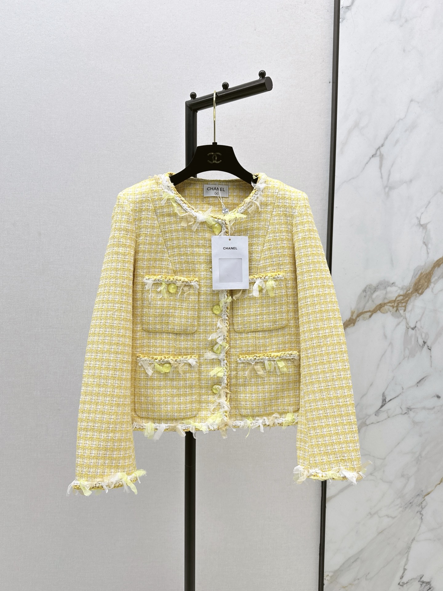 NO:503143,C home 25Ss———The latest small fragrance style braided tweed jacket in autumn and winter. The beautiful high-end colored yarn woven fabric is super beautiful. The three-dimensional texture is full of exquisiteness. The upper body has a noble temperament. The custom buckle 3D three-dimensional cut style is huge and slim. The real wear is high and the appearance is higher. French celebrity style is elegant and high-end. A must-have for rich families. One-color spot-on sml, chanel, jackets & coats, alexander wang19860909C家 25Ss————秋冬最新款小香风编织粗纺花呢外套 绝美高级彩纱编织面料实物超美 立体肌理感精致感满满 上身自带一种高贵气质 定制扣3D立体剪裁版型巨显瘦 实穿度高颜值也更高 法式名媛风优雅又高级 富家千金必备 一色现货发售sml,,chanel,jackets & coats,alexander wang,Women's clothing