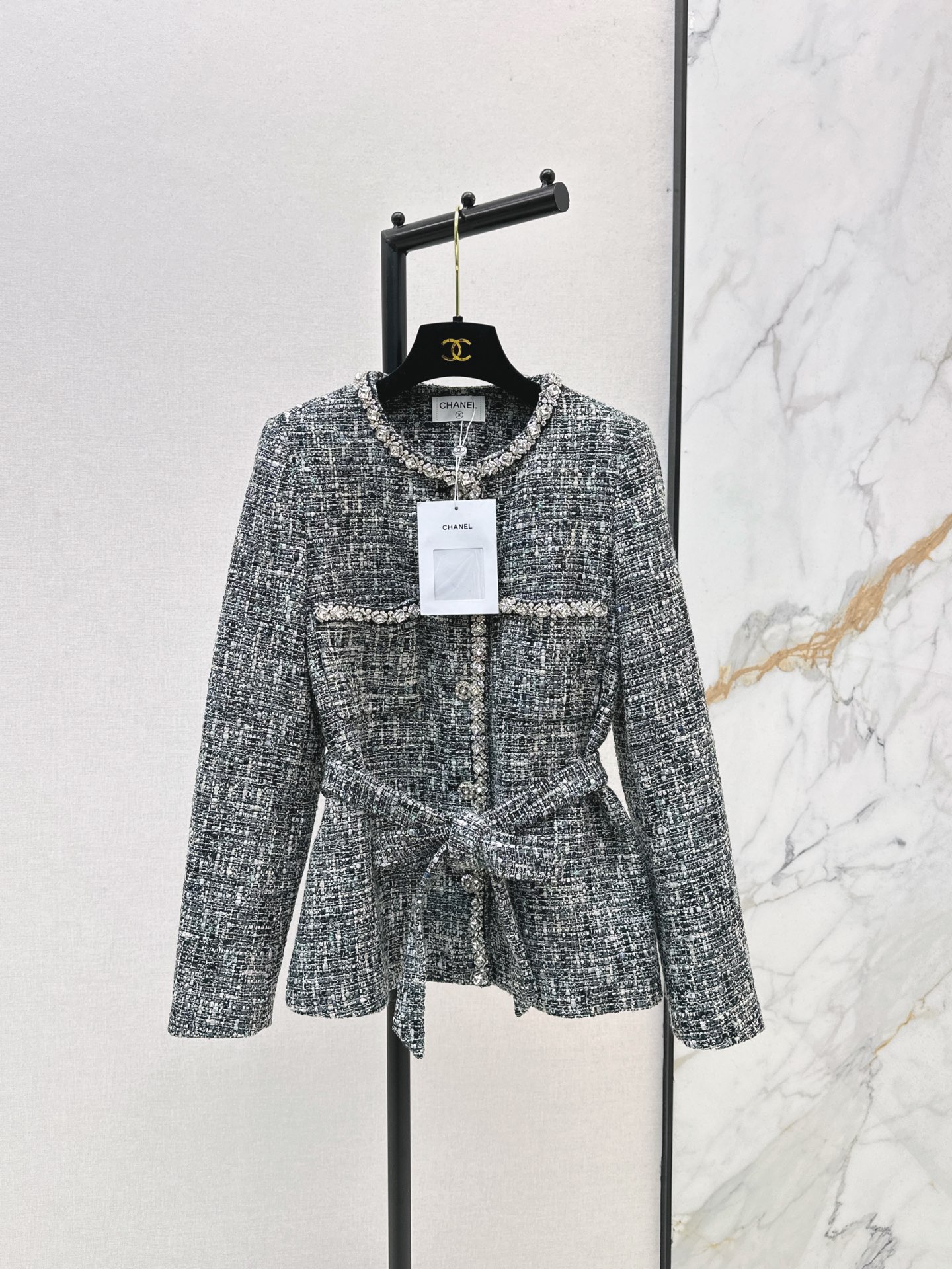 Veste Chanel en tweed à ceinture, édition automne-hiver, élégance et confort