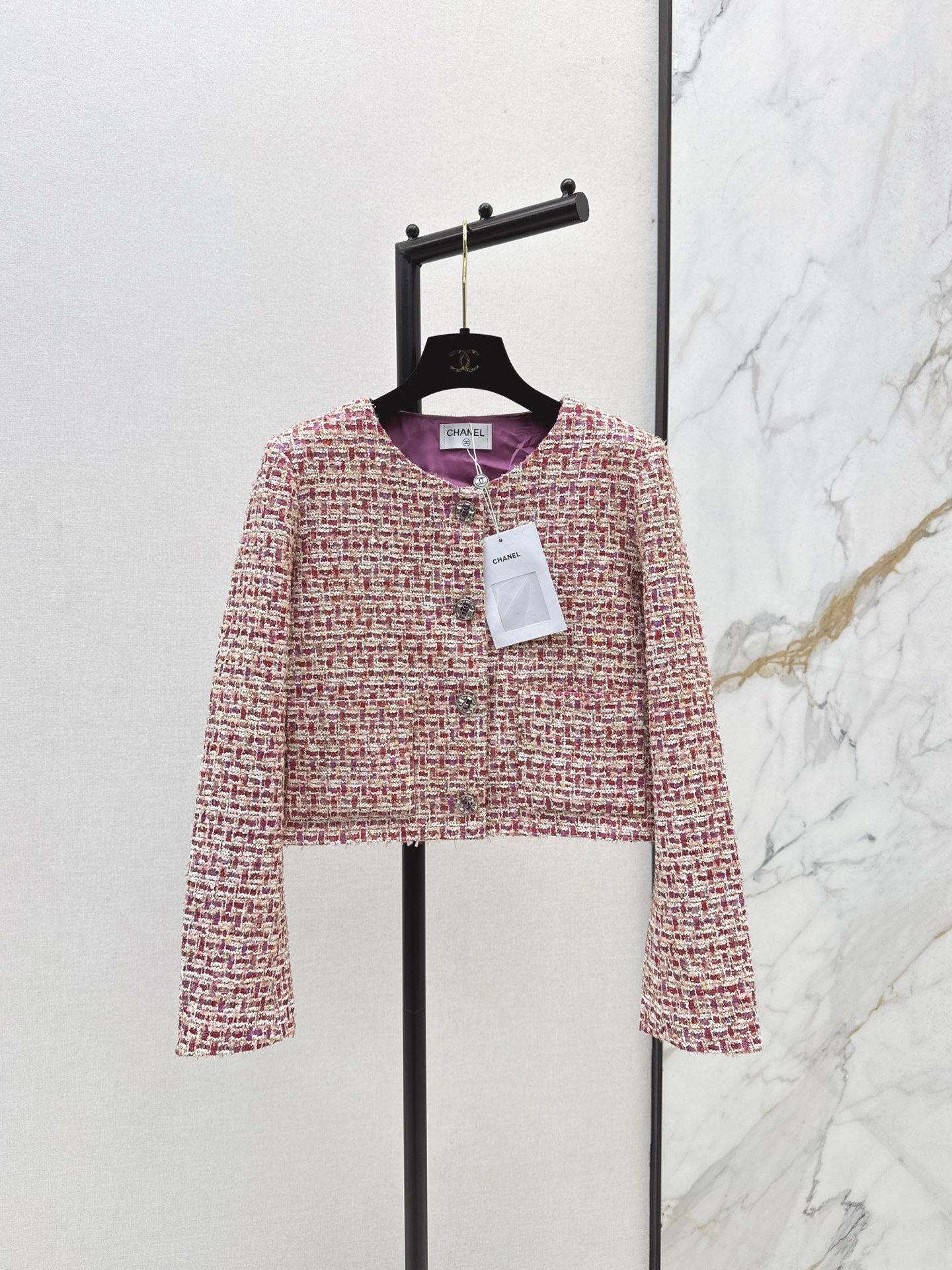 NO:503154,C home 25Ss———The latest small fragrance style braided tweed jacket in autumn and winter. The beautiful high-end colored yarn woven fabric is super beautiful. The three-dimensional texture is full of exquisiteness. The upper body has a noble temperament. The custom buckle 3D three-dimensional cut style is huge and slim. The real wear is high and the appearance is higher. French celebrity style is elegant and high-end. A must-have for rich families. One-color spot-on sml, chanel, jackets & coats, alexander wang19860909C家 25Ss————秋冬最新款小香风编织粗纺花呢外套 绝美高级彩纱编织面料实物超美 立体肌理感精致感满满 上身自带一种高贵气质 定制扣3D立体剪裁版型巨显瘦 实穿度高颜值也更高 法式名媛风优雅又高级 富家千金必备 一色现货发售sml,,chanel,jackets & coats,alexander wang,Women's clothing