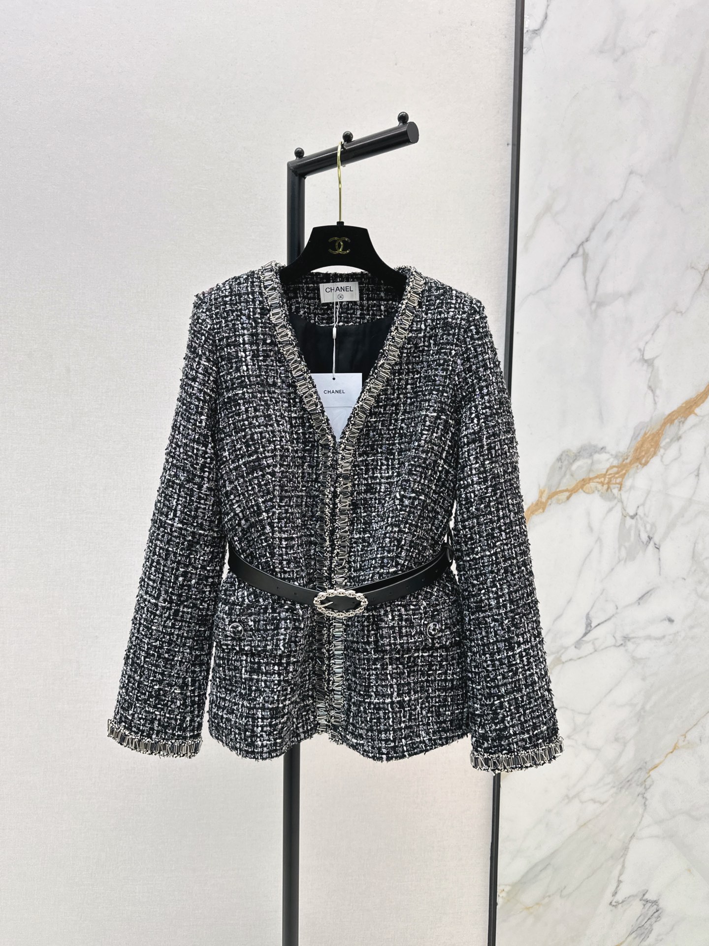 NO:503148,C home 25Ss———The latest small fragrance style braided tweed jacket in autumn and winter. The beautiful high-end colored yarn woven fabric is super beautiful. The three-dimensional texture is full of exquisiteness. The upper body has a noble temperament. The custom buckle 3D three-dimensional cut style is huge and slim. The real wear is high and the appearance is higher. French celebrity style is elegant and high-end. A must-have for rich families. One-color spot-on sml, chanel, jackets & coats, alexander wang19860909C家 25Ss————秋冬最新款小香风编织粗纺花呢外套 绝美高级彩纱编织面料实物超美 立体肌理感精致感满满 上身自带一种高贵气质 定制扣3D立体剪裁版型巨显瘦 实穿度高颜值也更高 法式名媛风优雅又高级 富家千金必备 一色现货发售sml,,chanel,jackets & coats,alexander wang,Women's clothing