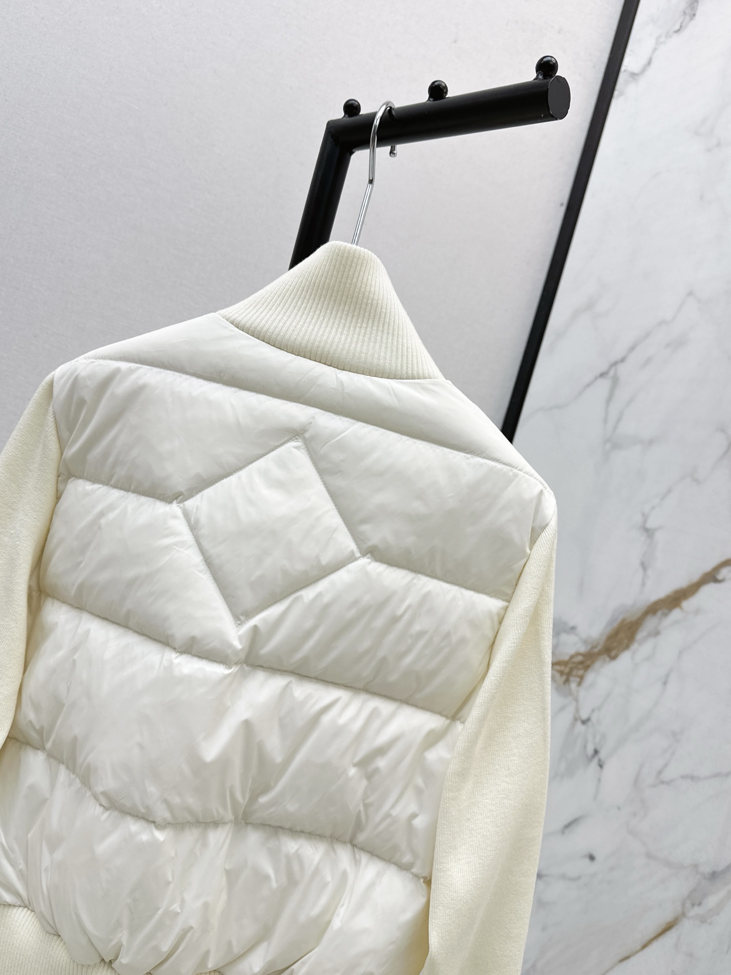 Canada Goose Women's Wool Knit & Quilted Down Jacket | Lightweight & Stylish 10 i1758029551666 7914 0 8