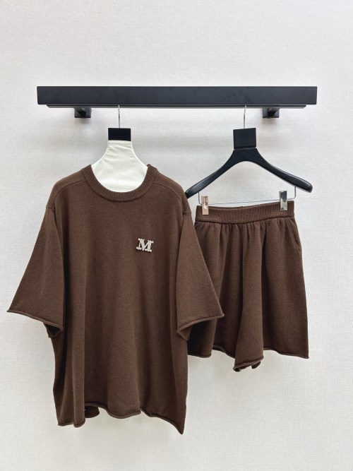 Max 25Ss Women's Wool Set - Oversized Sweater & Shorts - Melaed Color 1 Max 25Ss Women's Wool Set - Oversized Sweater & Shorts - Melaed Color