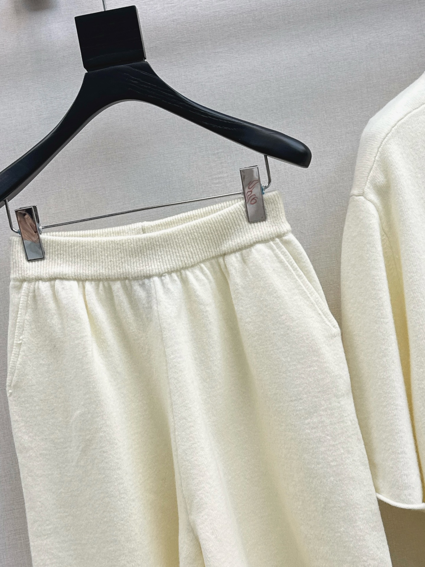 Max Mara Wool Blend Knit Top & Shorts Set - Relaxed Fit, Casual Style 9 i1758030621511 5715 0 7