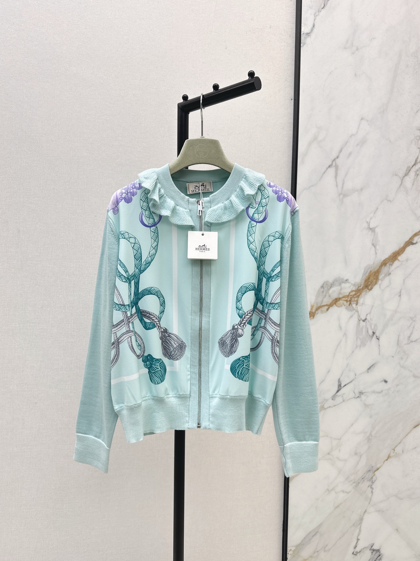 Hermès Gebreid Vest met Touwprint en Ruches - Elegant en Tijdloos