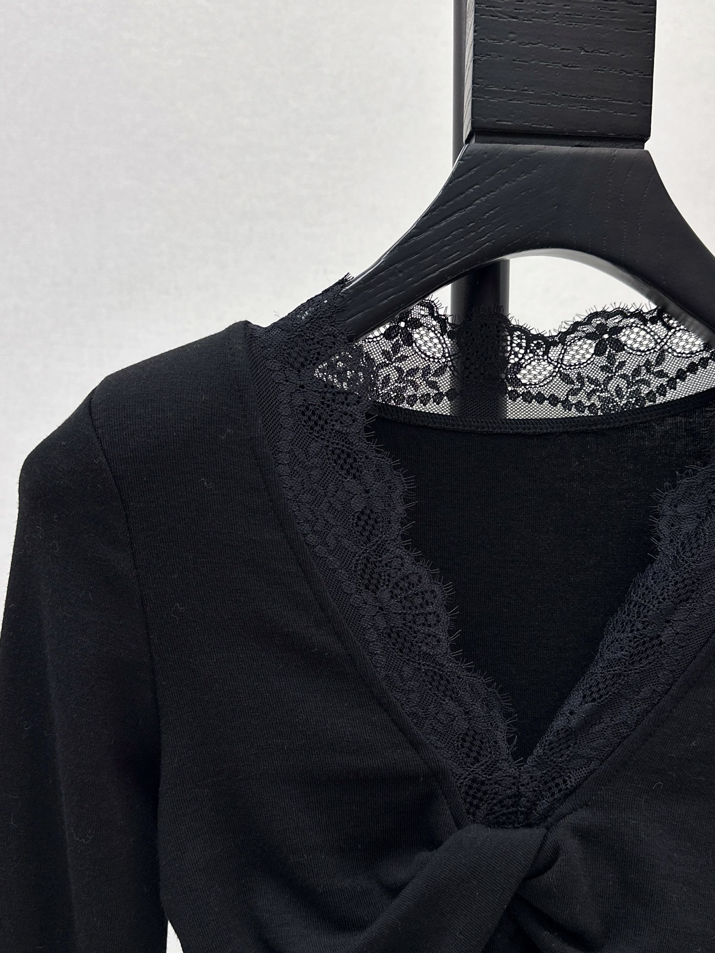 Elegant Lace Trim V-Neck Long Sleeve Top - Perfect for Autumn/Winter 6 i1758106008110 7591 0 4