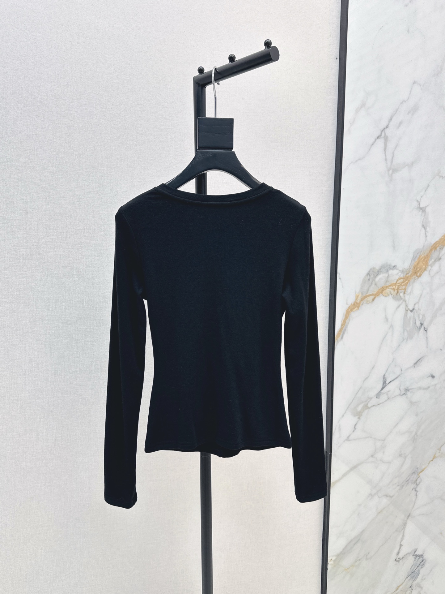 Elegant V-Neck Knot Front Long Sleeve Top with Pearl Detail - Slim Fit 9 i1758106159632 3666 0 7