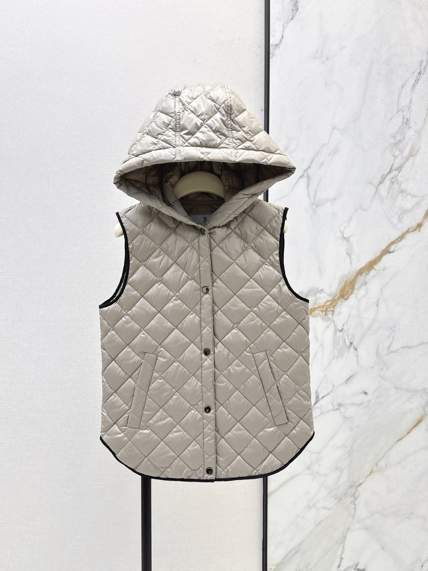 Diamond Quilted Padded Vest with Hood Lightweight Warm Winter Outerwear 2 i1758109151701 8607 0 0