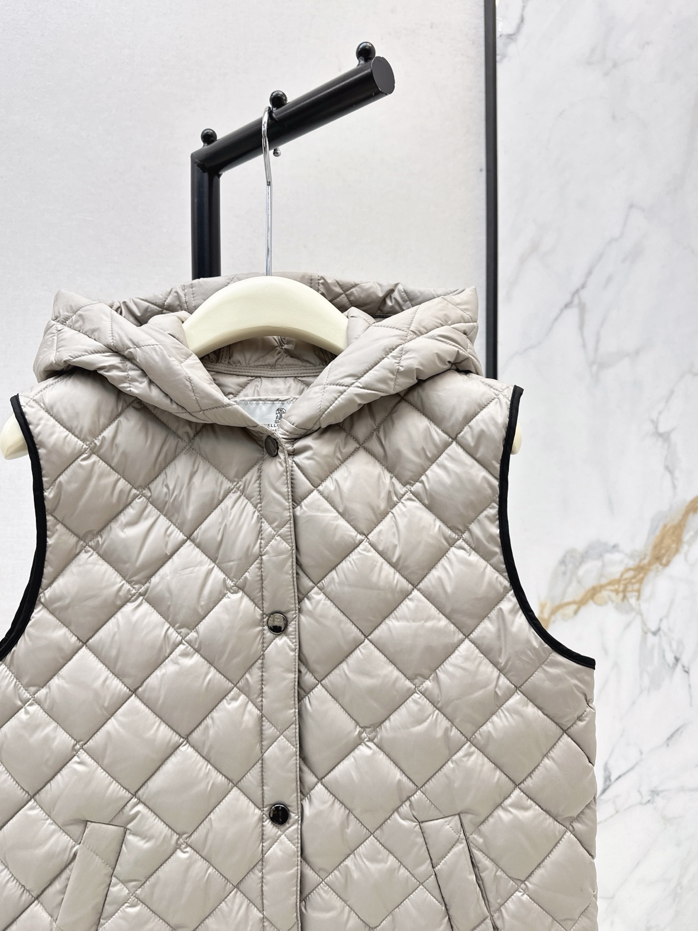 Diamond Quilted Padded Vest with Hood Lightweight Warm Winter Outerwear 6 i1758109151713 8429 0 3