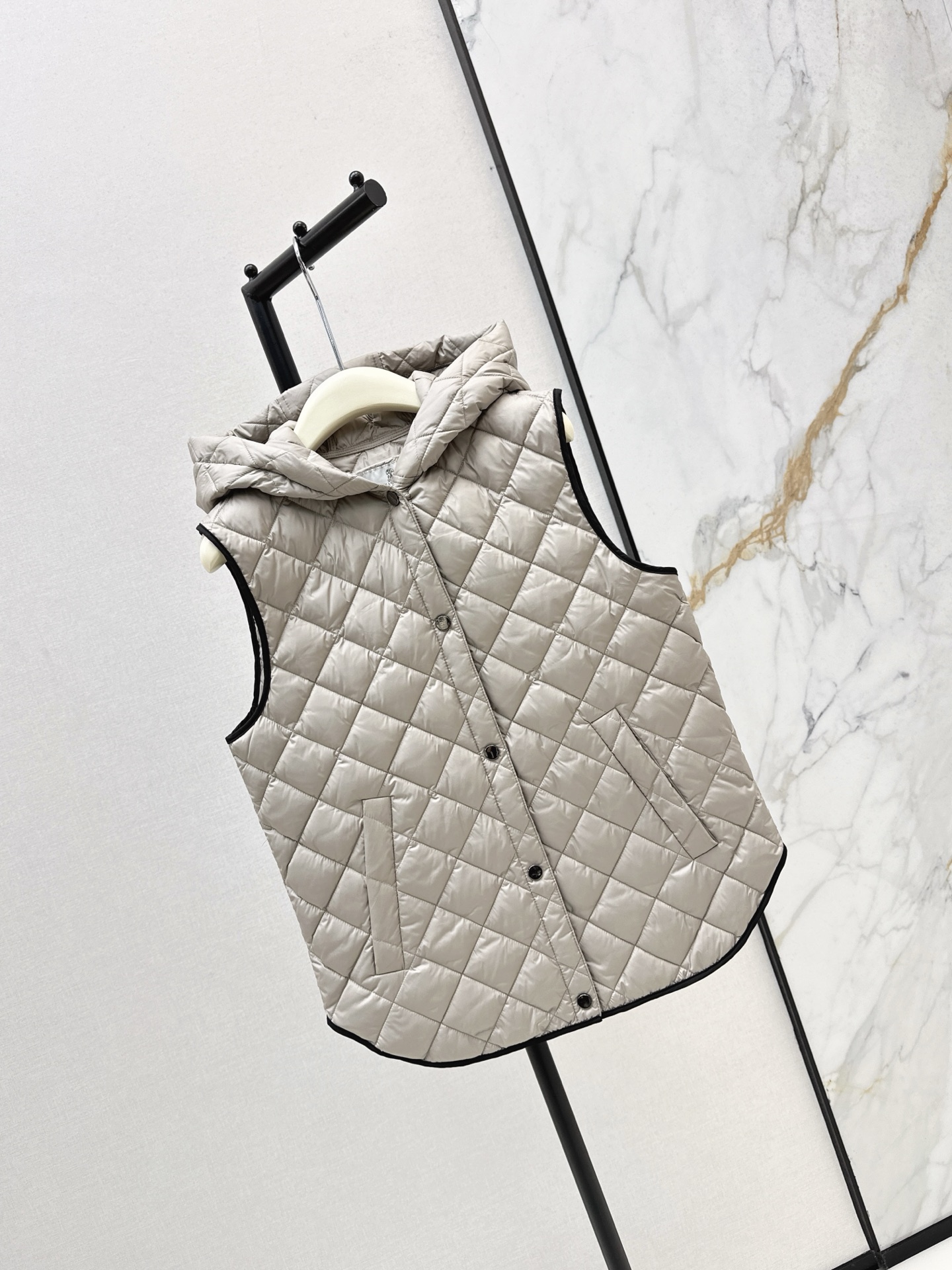Diamond Quilted Padded Vest with Hood Lightweight Warm Winter Outerwear 4 i1758109153771 1454 0 8