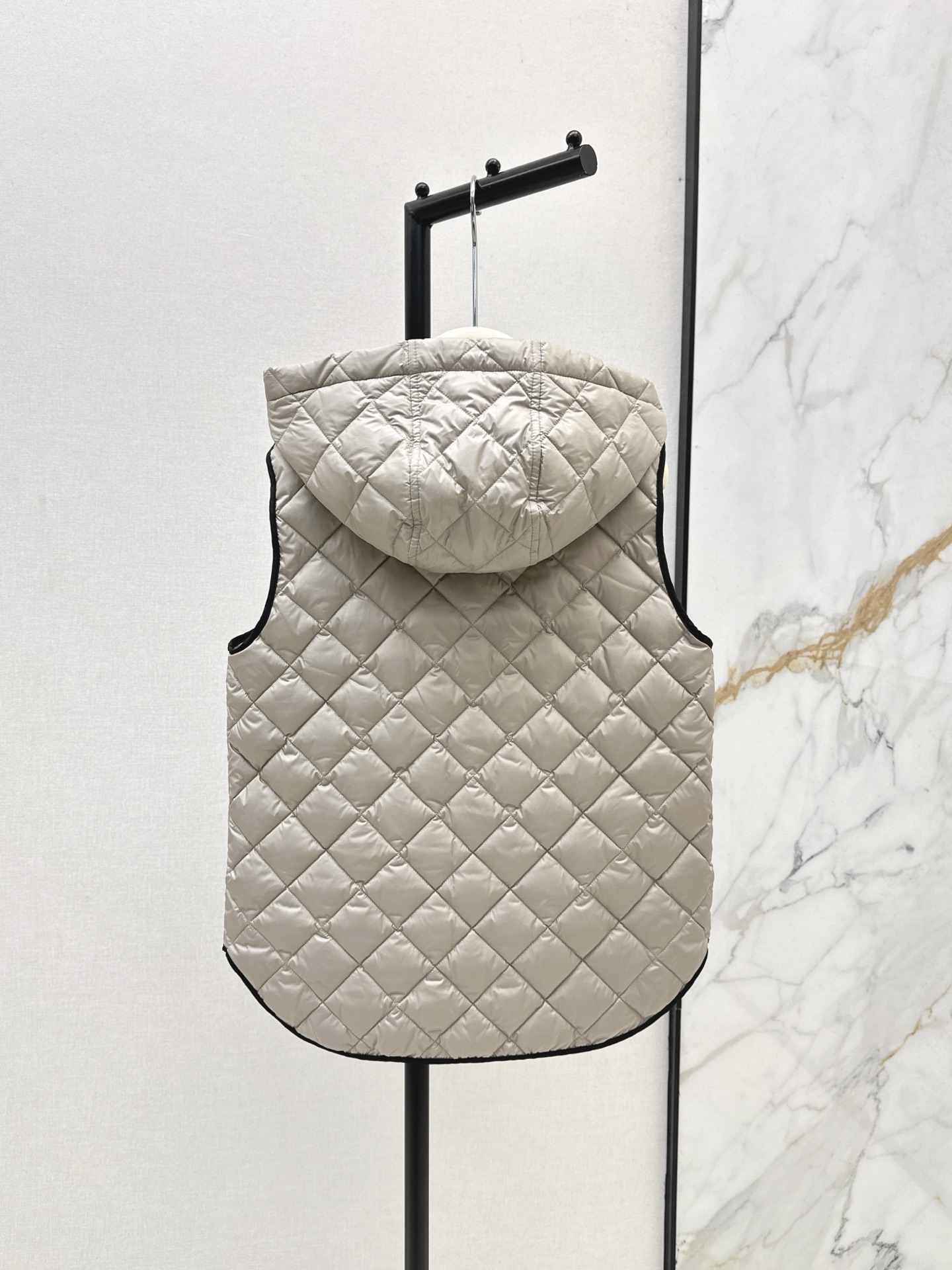 Diamond Quilted Padded Vest with Hood Lightweight Warm Winter Outerwear 10 i1758109153848 8432 0 7